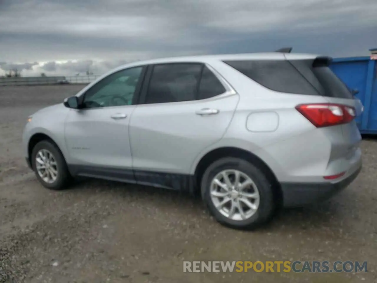 2 fotografías del automóvil dañado 2GNAXUEV9M6118452 CHEVROLET EQUINOX 2021