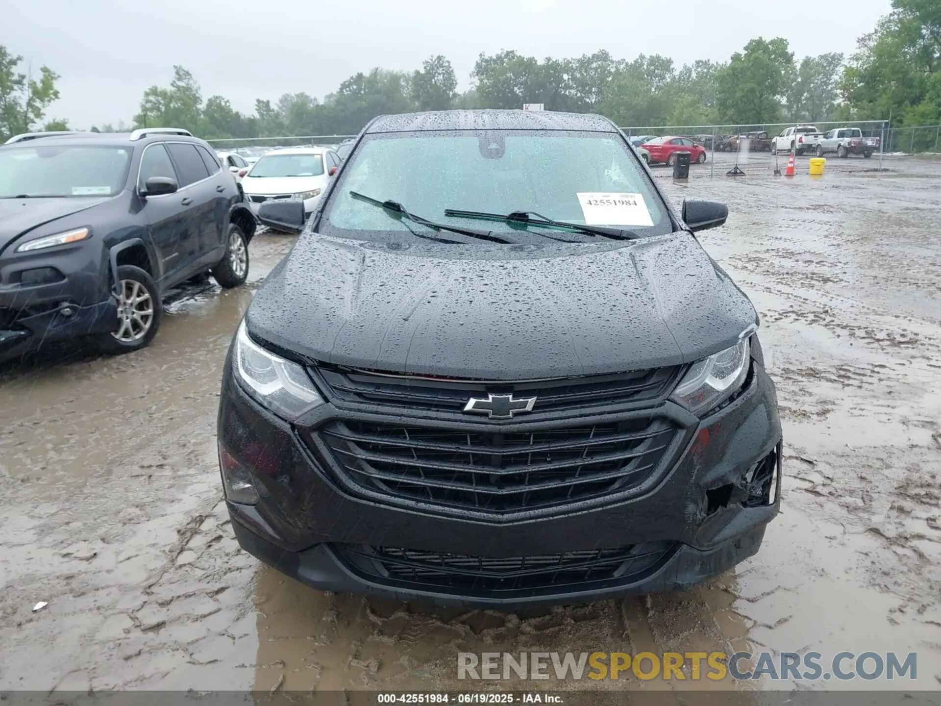 11 fotografías del automóvil dañado 2GNAXUEV9M6133095 CHEVROLET EQUINOX 2021