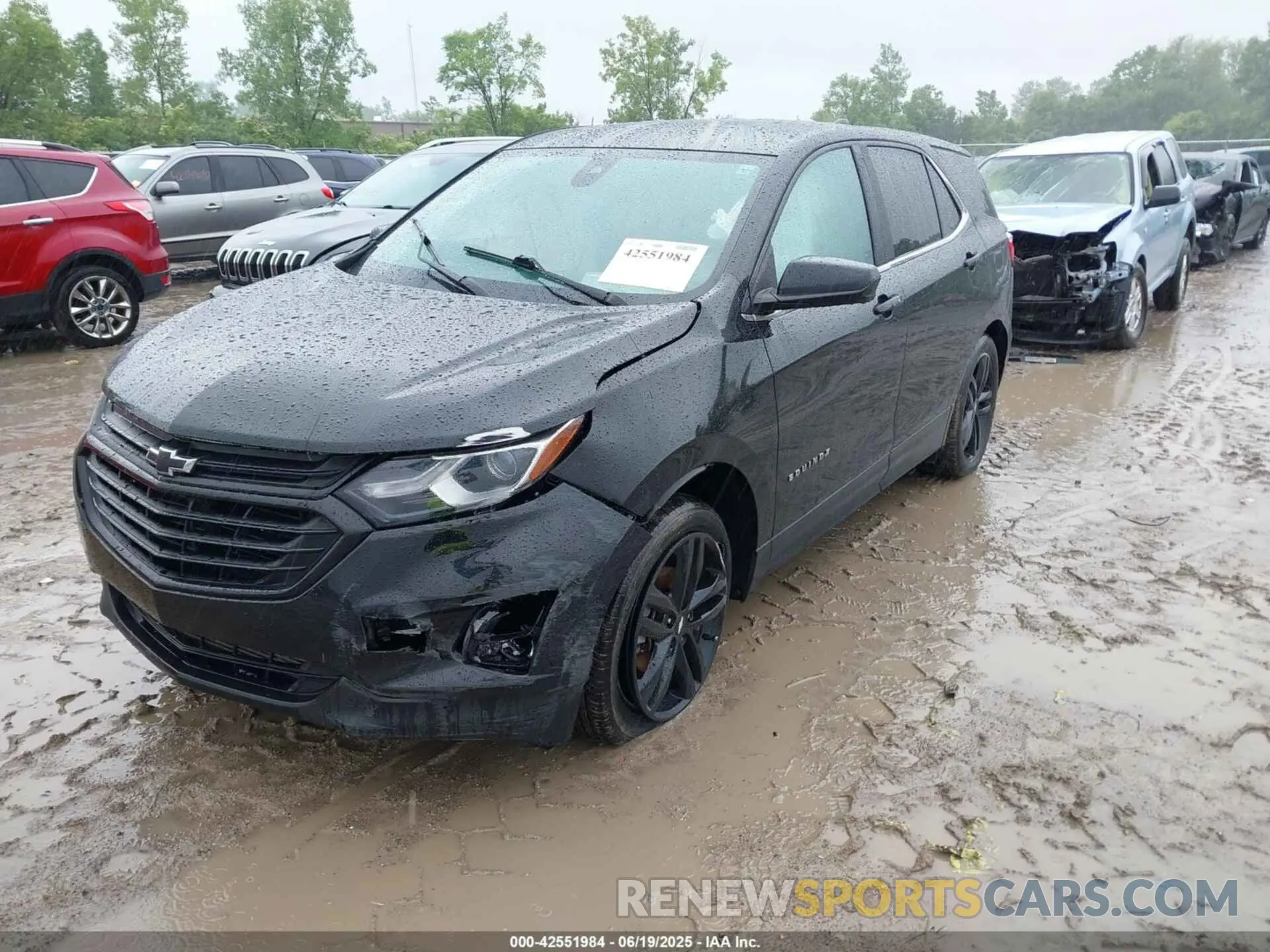 2 fotografías del automóvil dañado 2GNAXUEV9M6133095 CHEVROLET EQUINOX 2021
