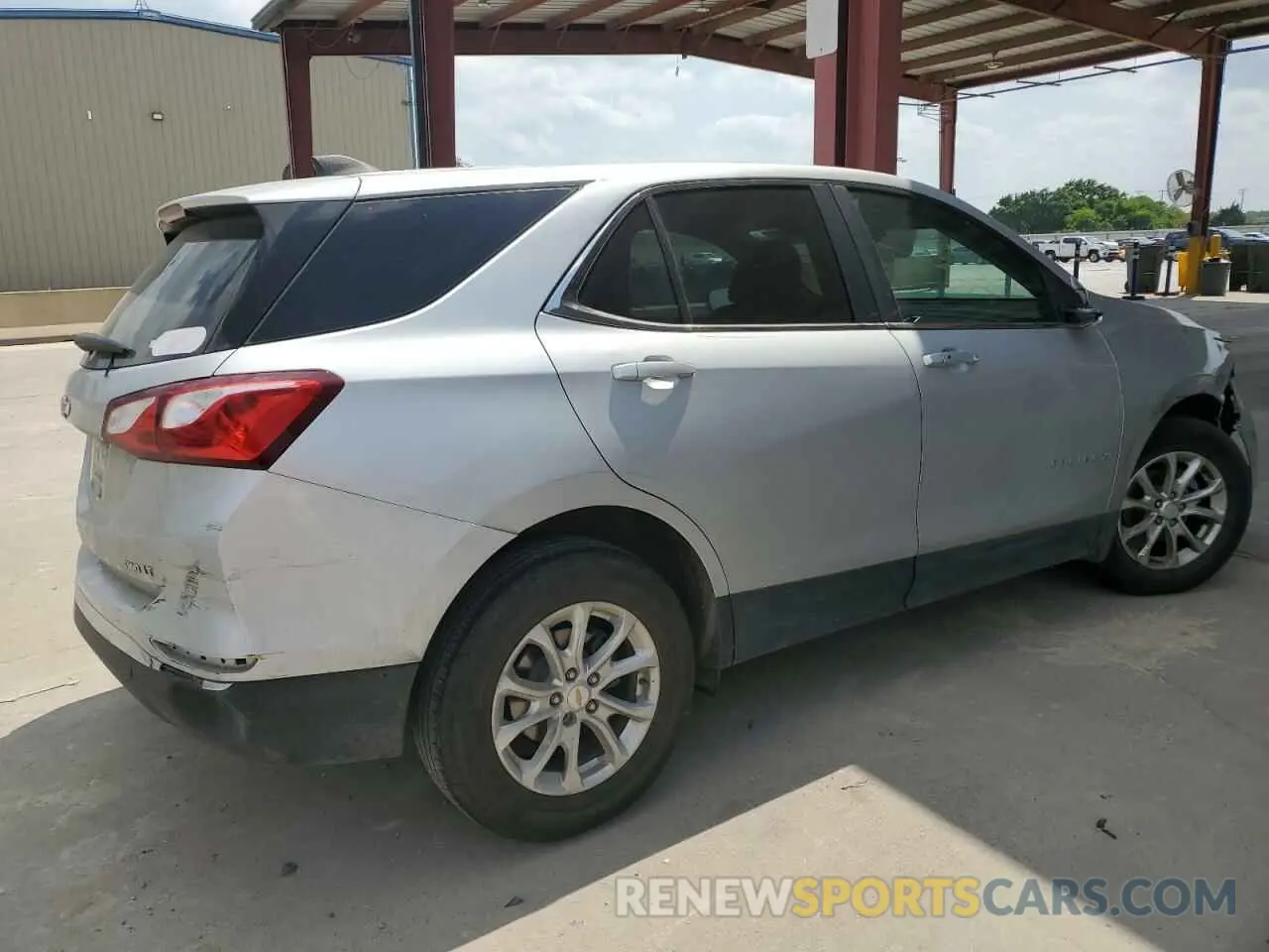 3 fotografías del automóvil dañado 2GNAXUEVXM6160970 CHEVROLET EQUINOX 2021