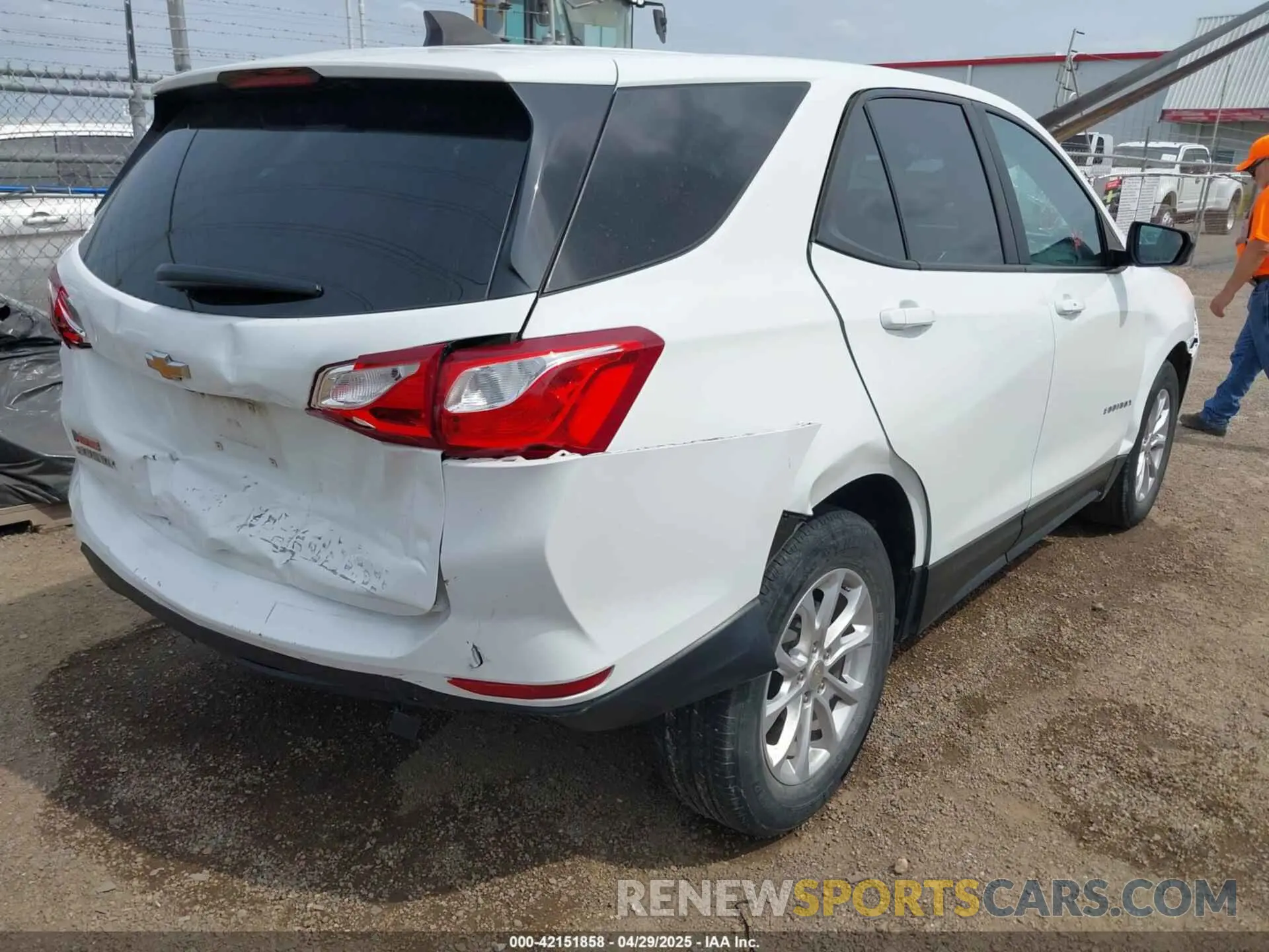 4 fotografías del automóvil dañado 3GNAXHEV2MS143993 CHEVROLET EQUINOX 2021