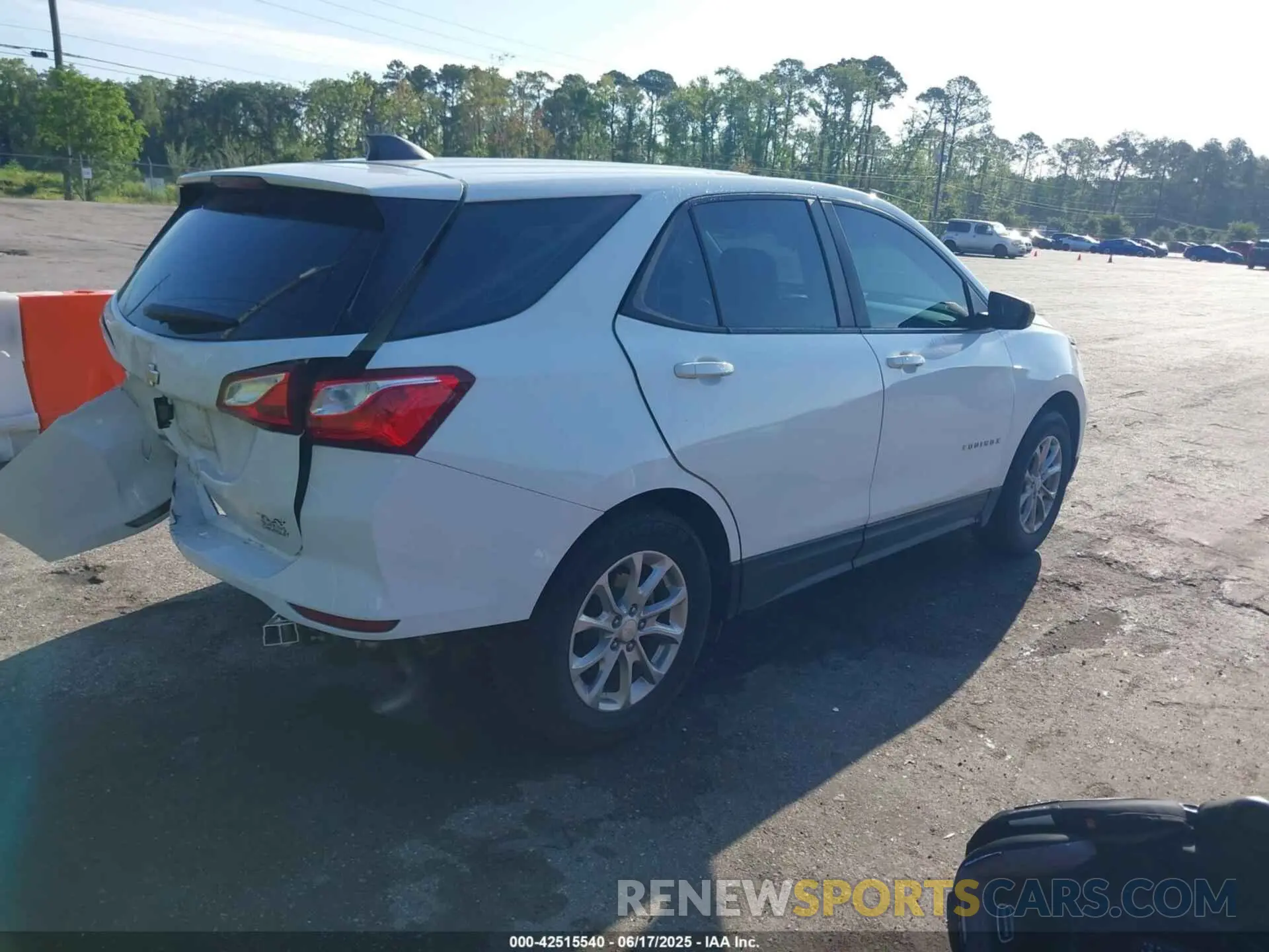 4 fotografías del automóvil dañado 3GNAXHEV2MS176931 CHEVROLET EQUINOX 2021