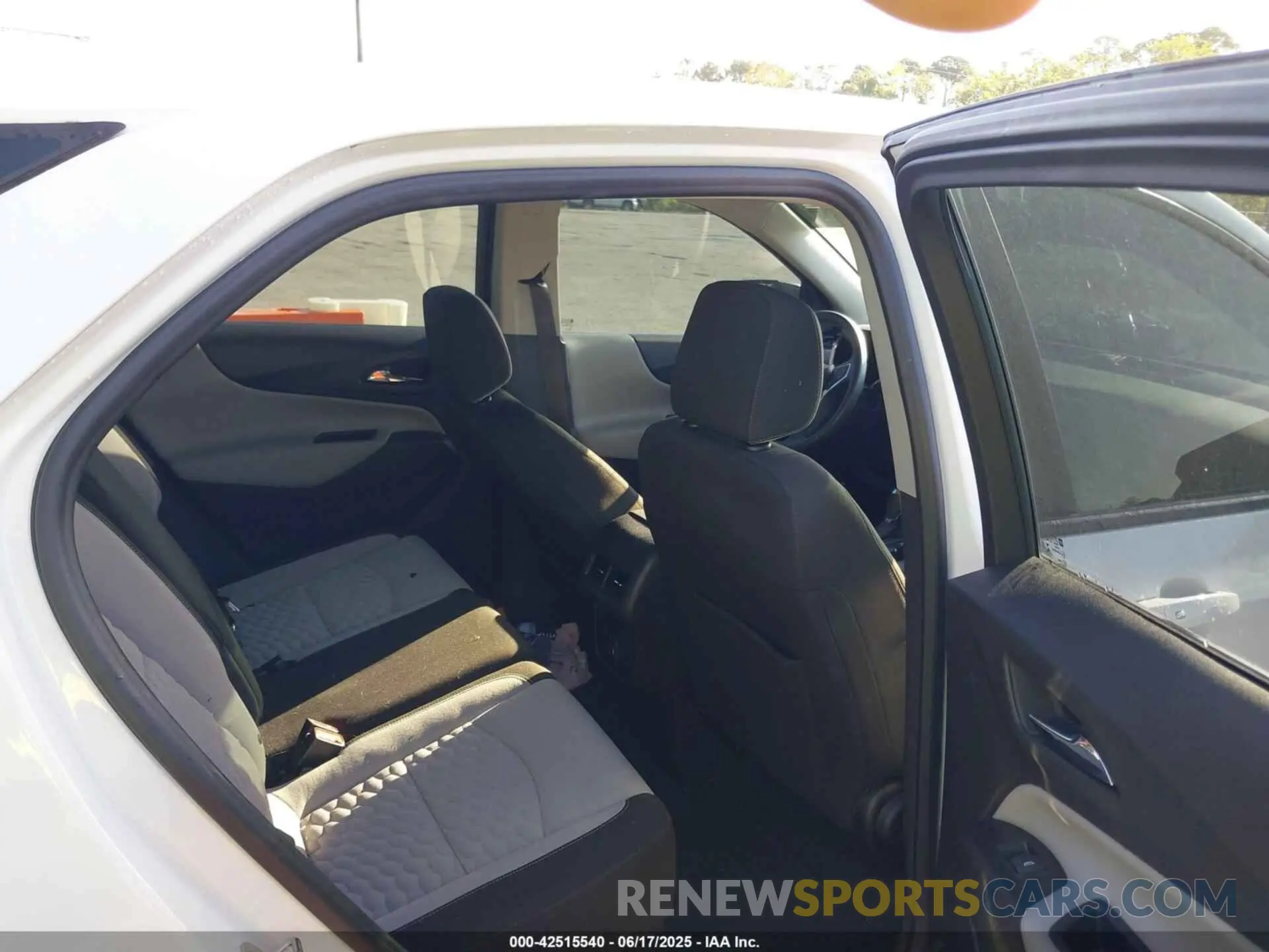 8 fotografías del automóvil dañado 3GNAXHEV2MS176931 CHEVROLET EQUINOX 2021