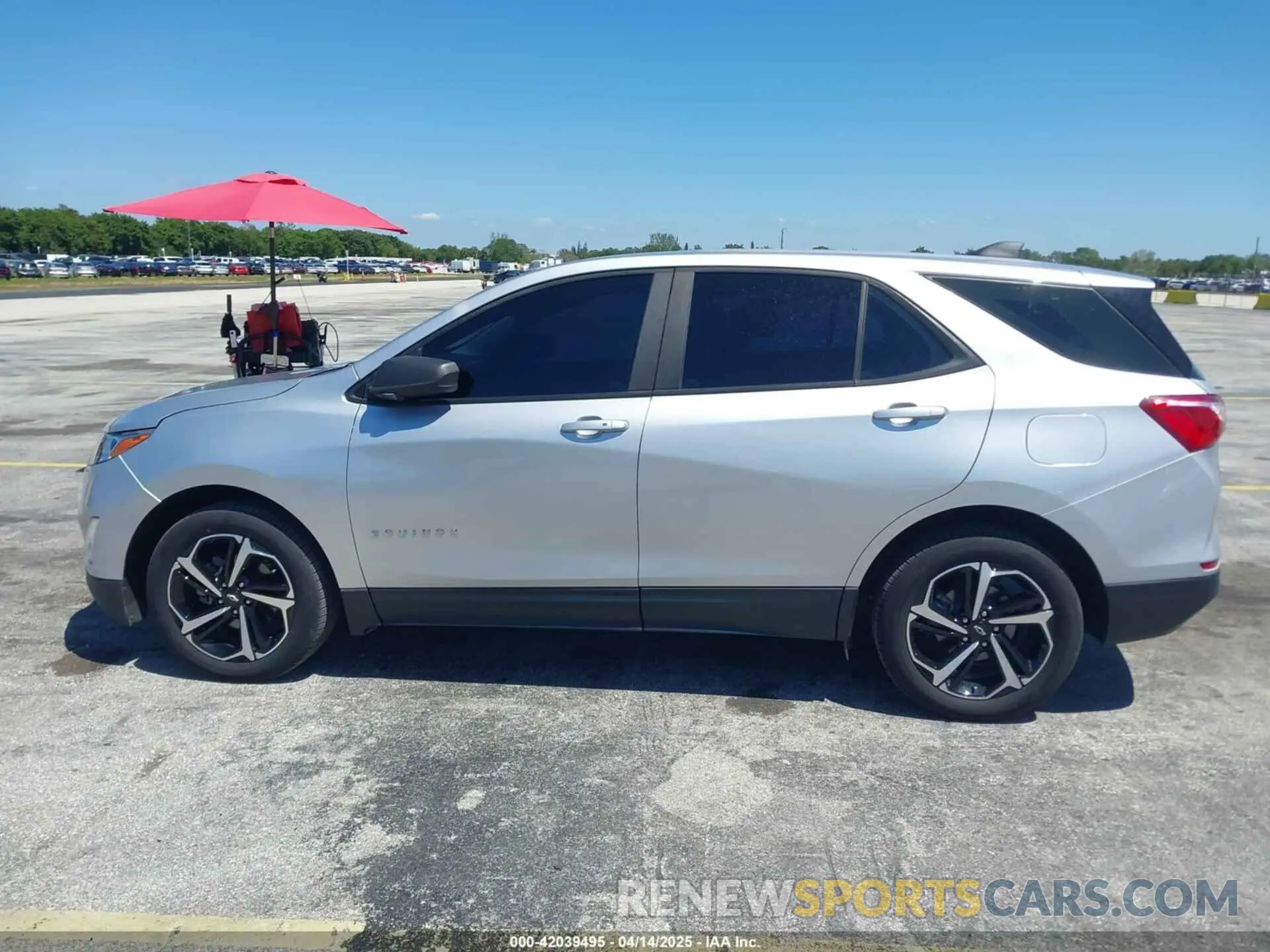 15 fotografías del automóvil dañado 3GNAXHEVXMS116802 CHEVROLET EQUINOX 2021
