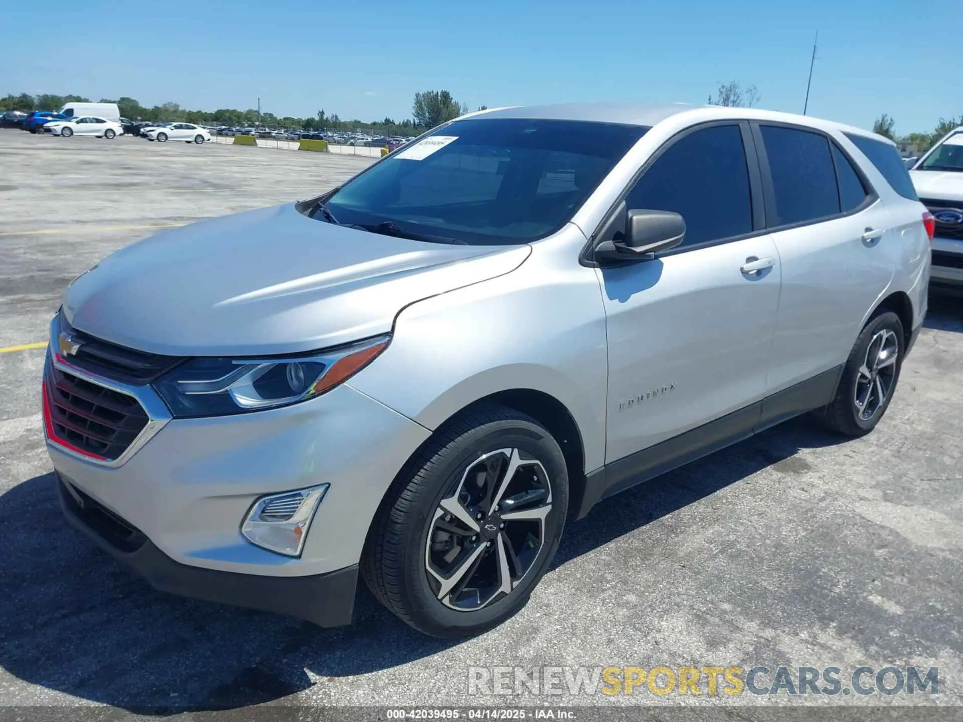 2 fotografías del automóvil dañado 3GNAXHEVXMS116802 CHEVROLET EQUINOX 2021