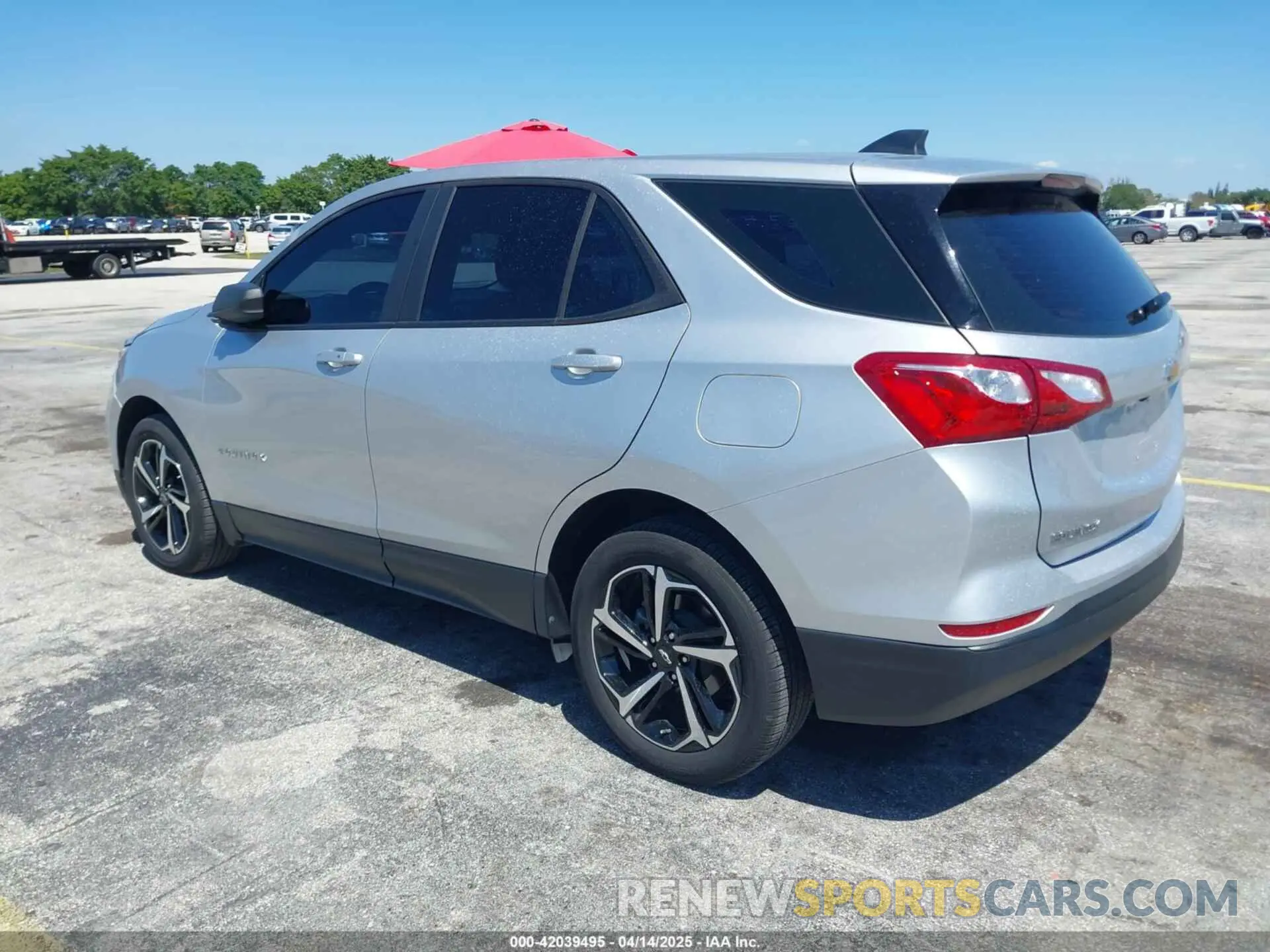 3 fotografías del automóvil dañado 3GNAXHEVXMS116802 CHEVROLET EQUINOX 2021