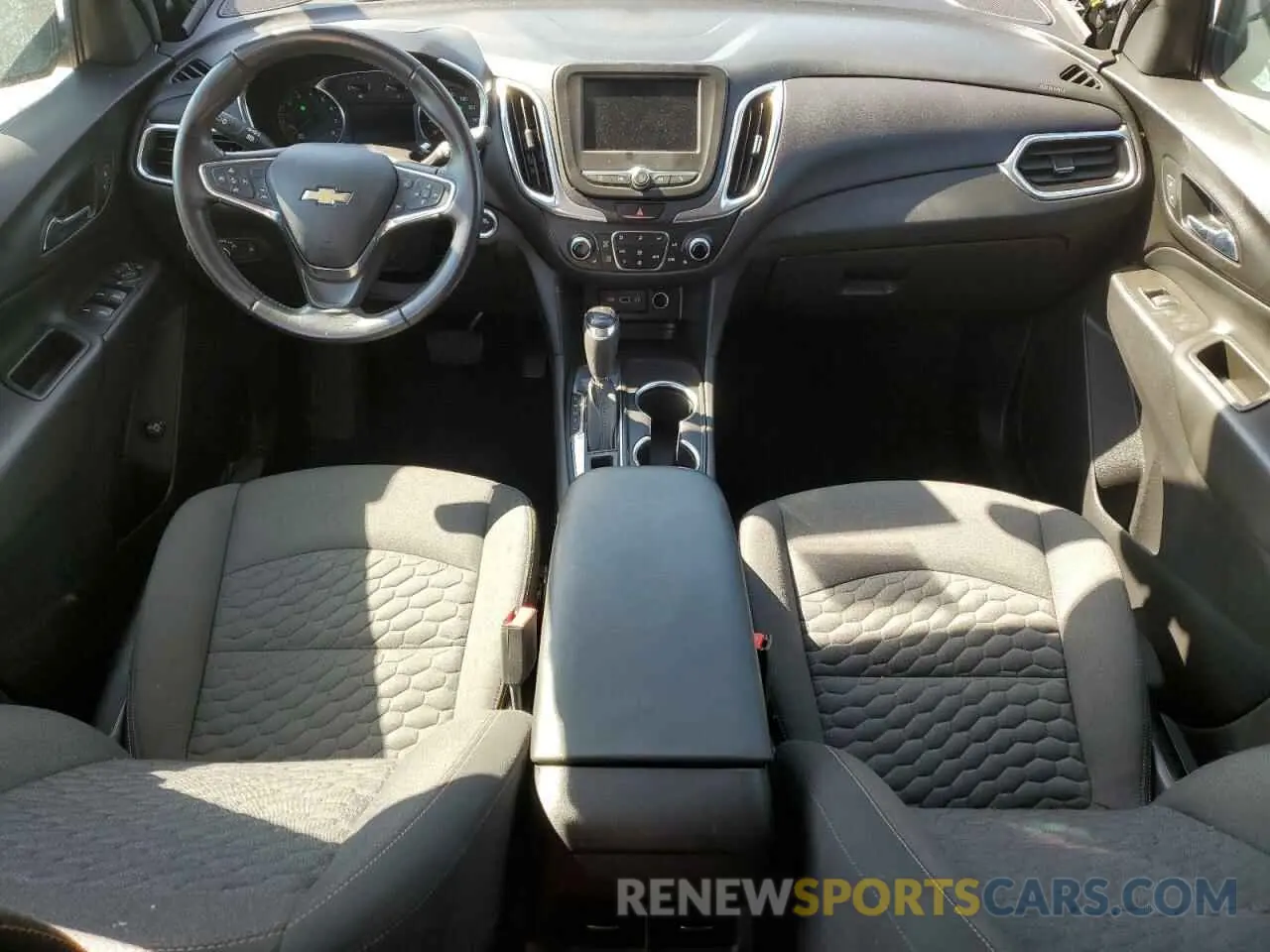 8 fotografías del automóvil dañado 3GNAXKEV1ML360474 CHEVROLET EQUINOX 2021