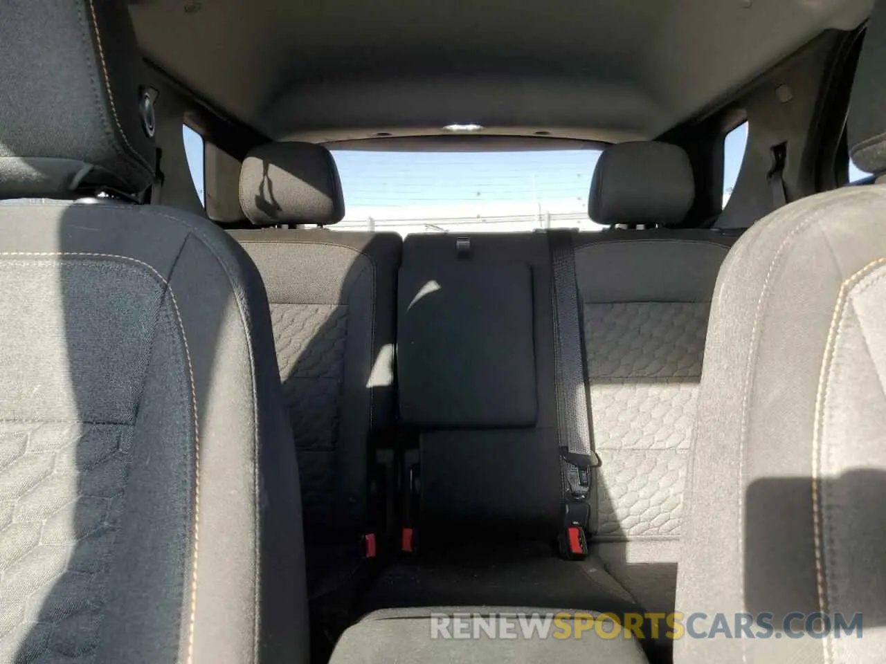 10 fotografías del automóvil dañado 3GNAXKEV3ML346348 CHEVROLET EQUINOX 2021