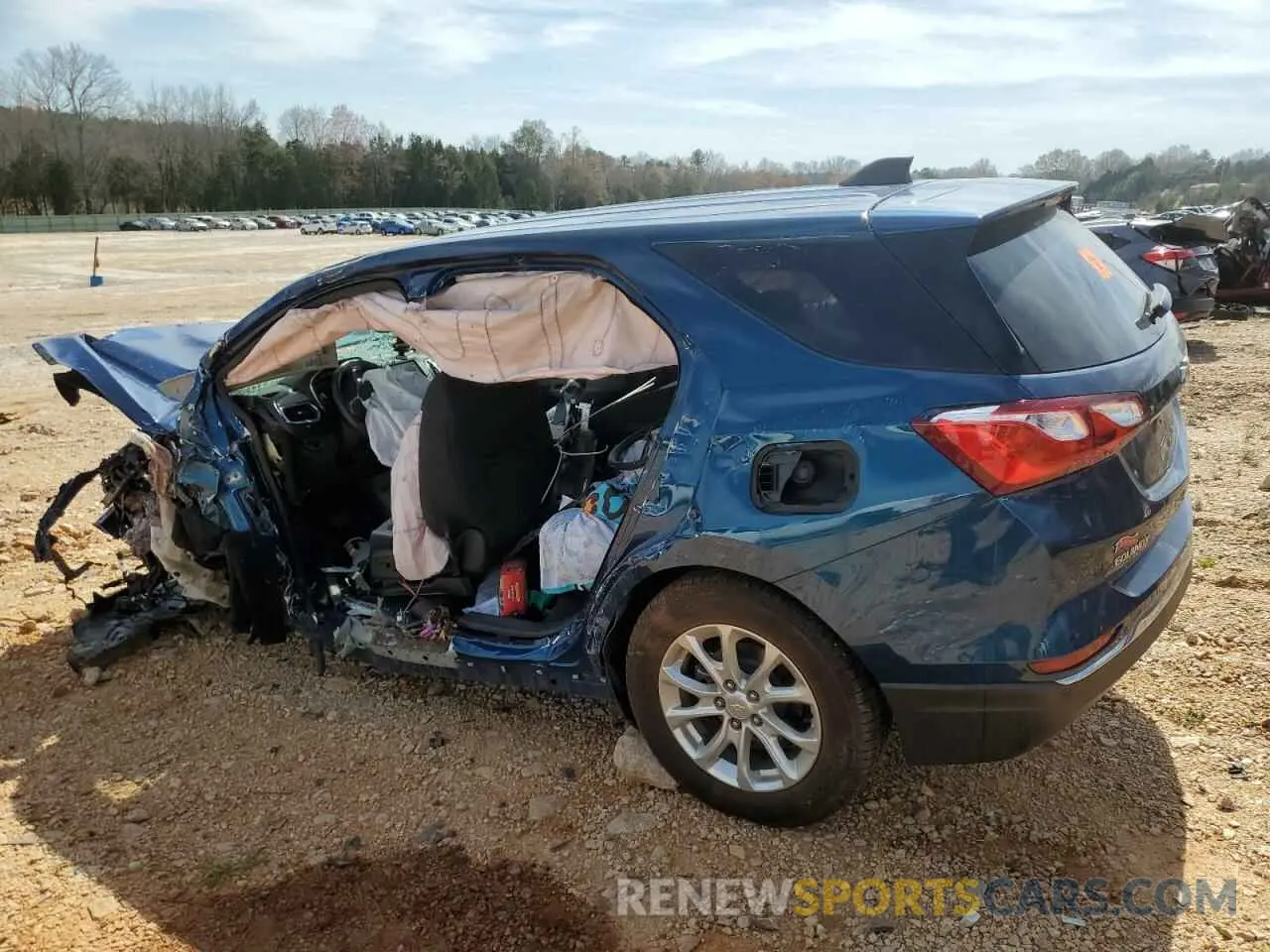 2 fotografías del automóvil dañado 3GNAXKEV4ML352286 CHEVROLET EQUINOX 2021