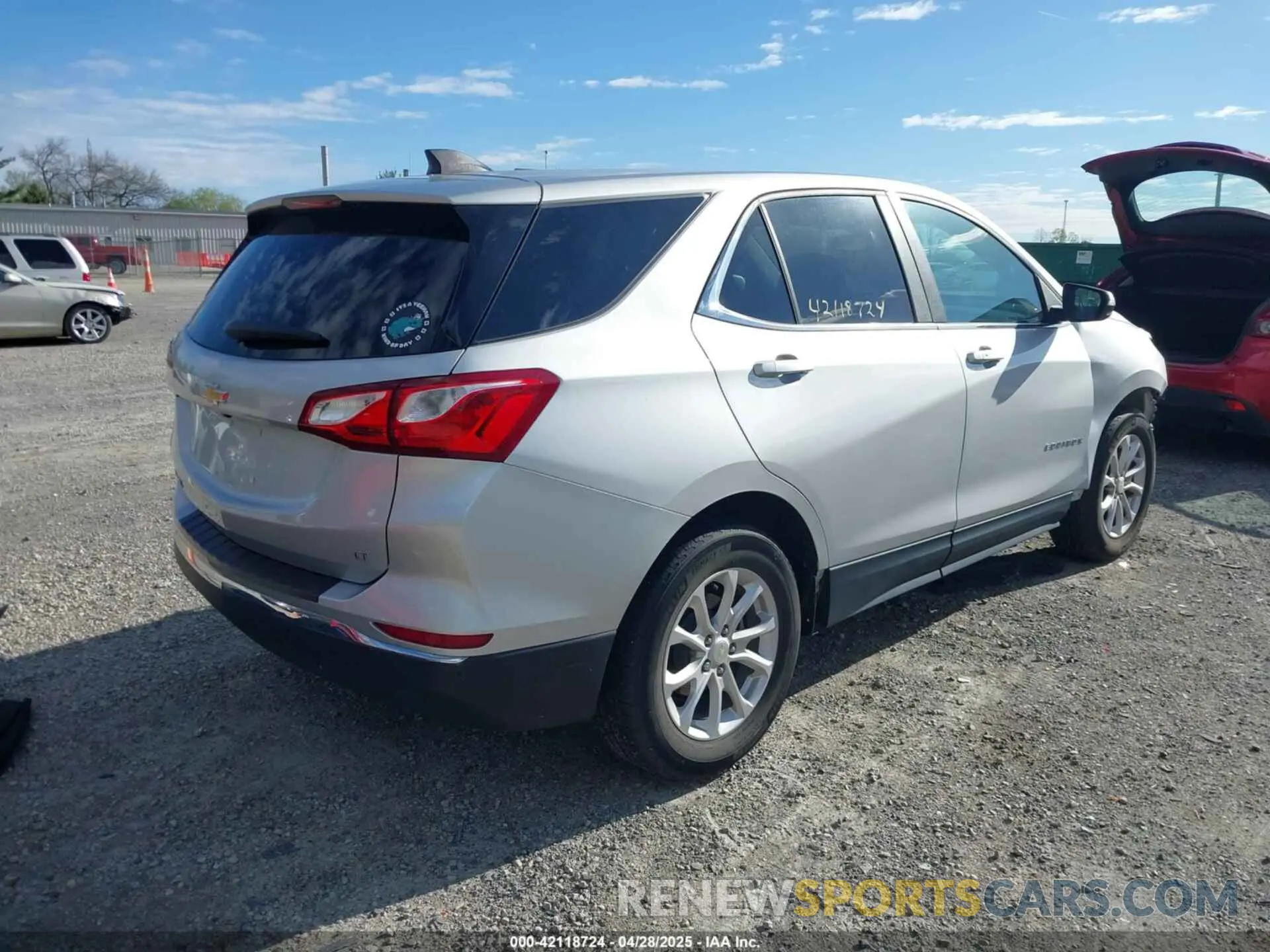 4 fotografías del automóvil dañado 3GNAXKEV5MS100116 CHEVROLET EQUINOX 2021