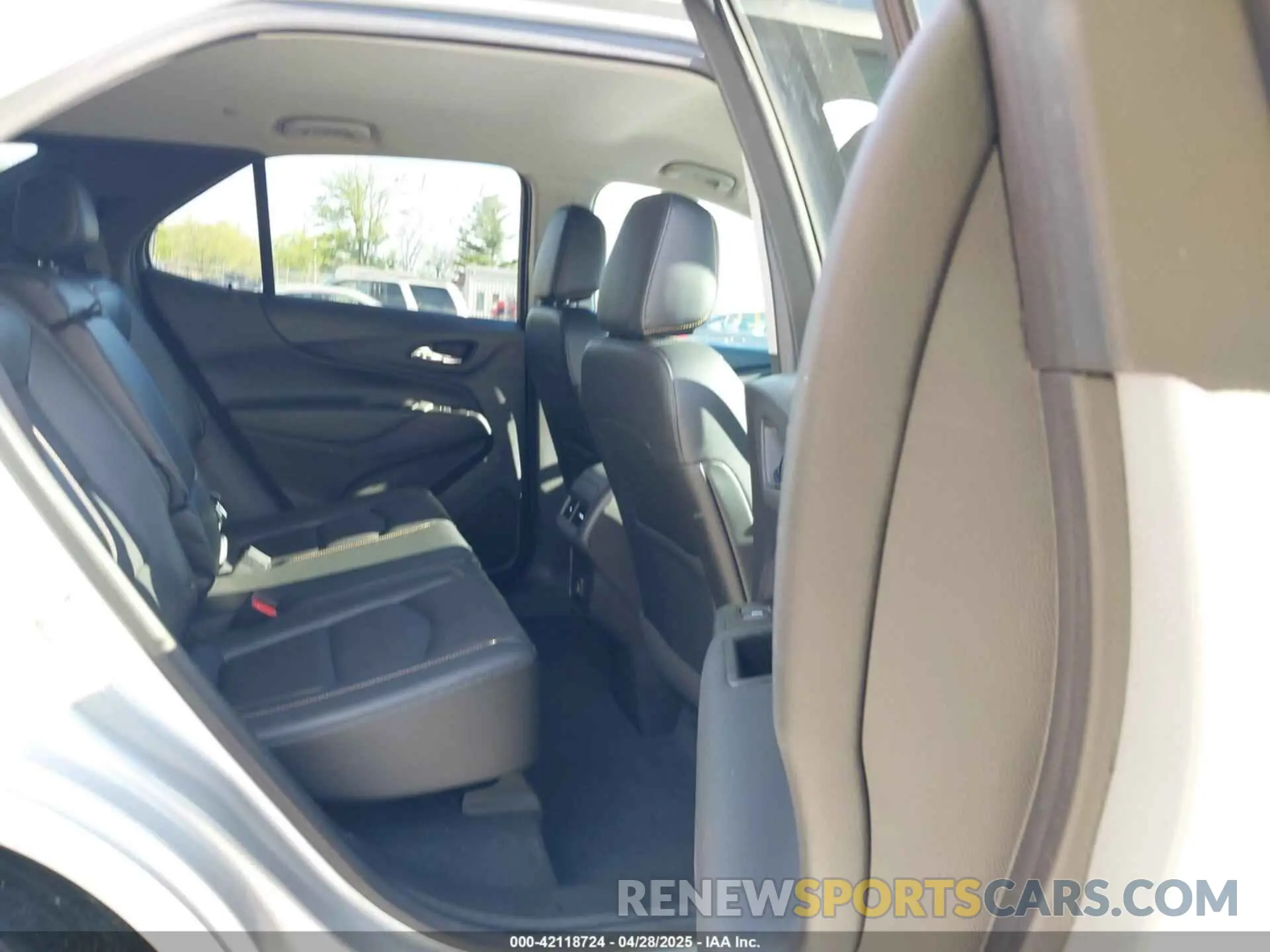 8 fotografías del automóvil dañado 3GNAXKEV5MS100116 CHEVROLET EQUINOX 2021