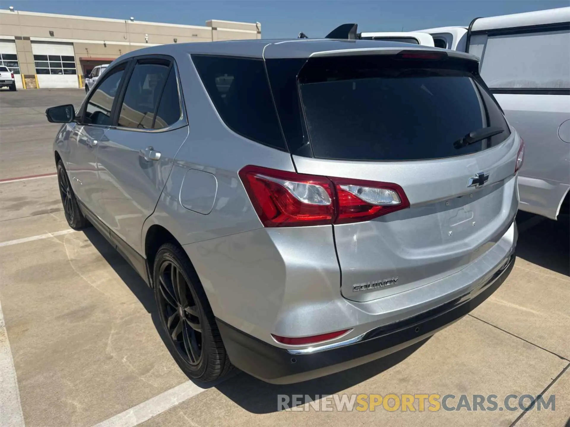 4 fotografías del automóvil dañado 3GNAXKEVXML400003 CHEVROLET EQUINOX 2021