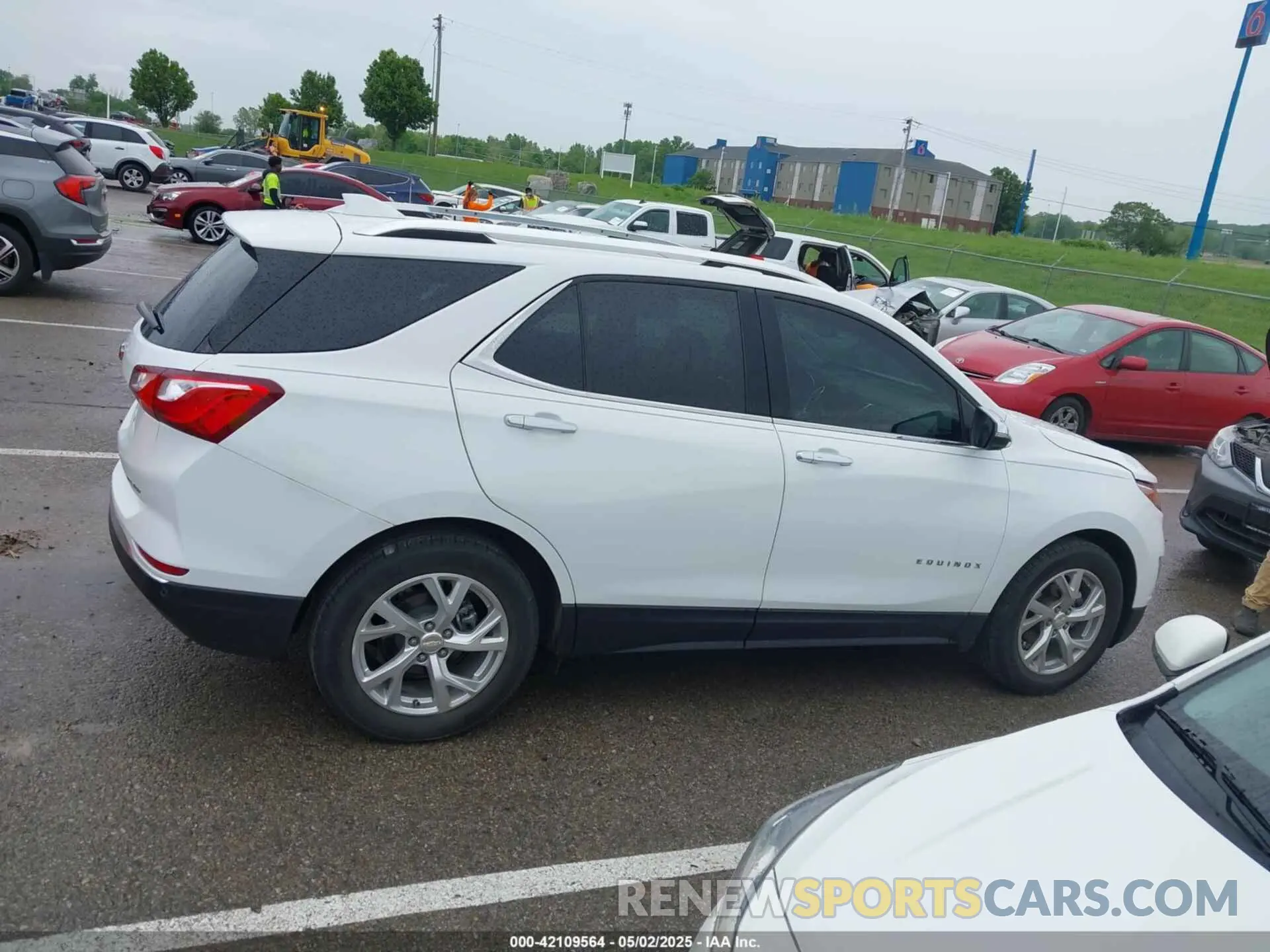 13 fotografías del automóvil dañado 3GNAXNEV5MS160043 CHEVROLET EQUINOX 2021