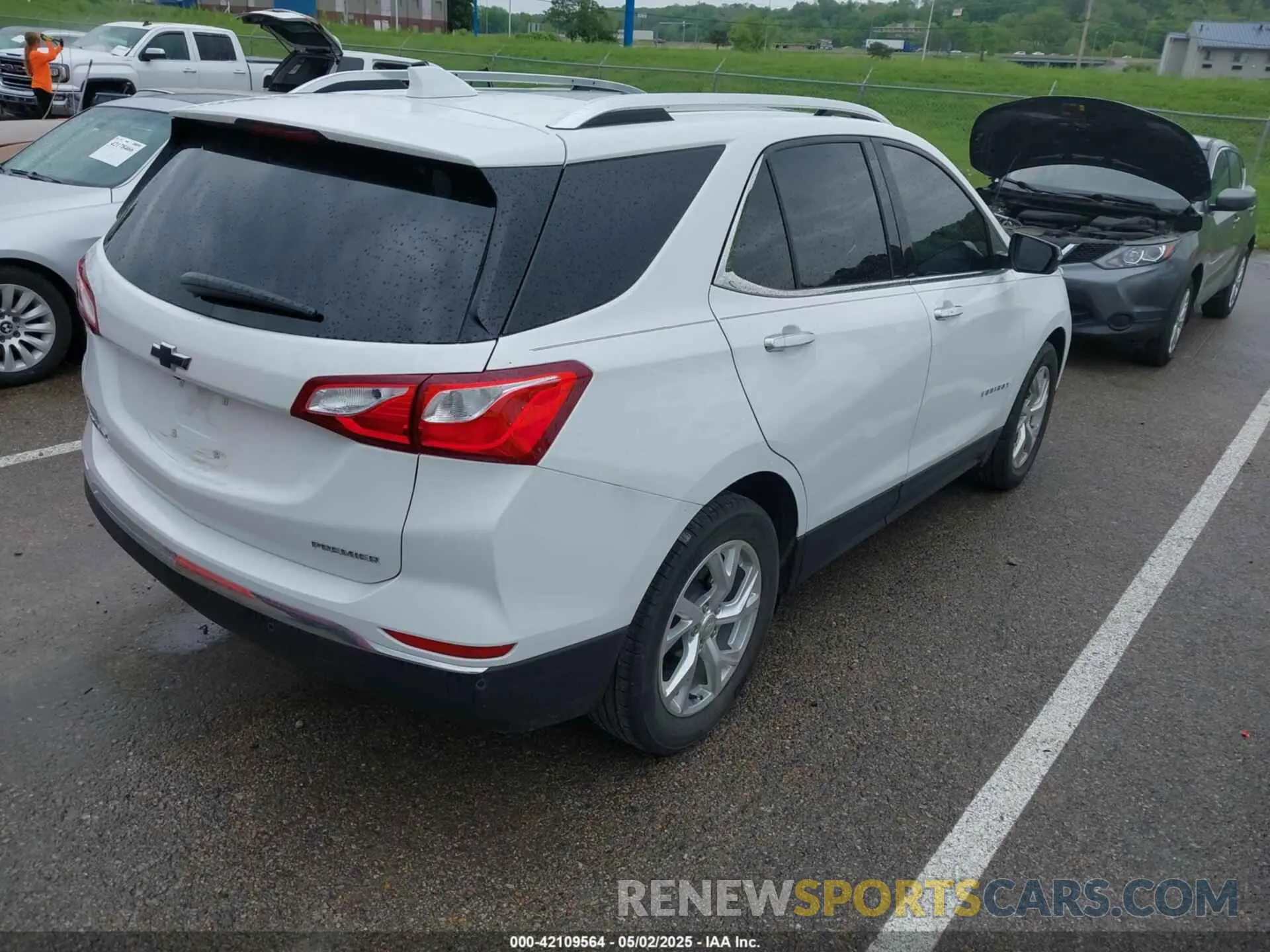 4 fotografías del automóvil dañado 3GNAXNEV5MS160043 CHEVROLET EQUINOX 2021