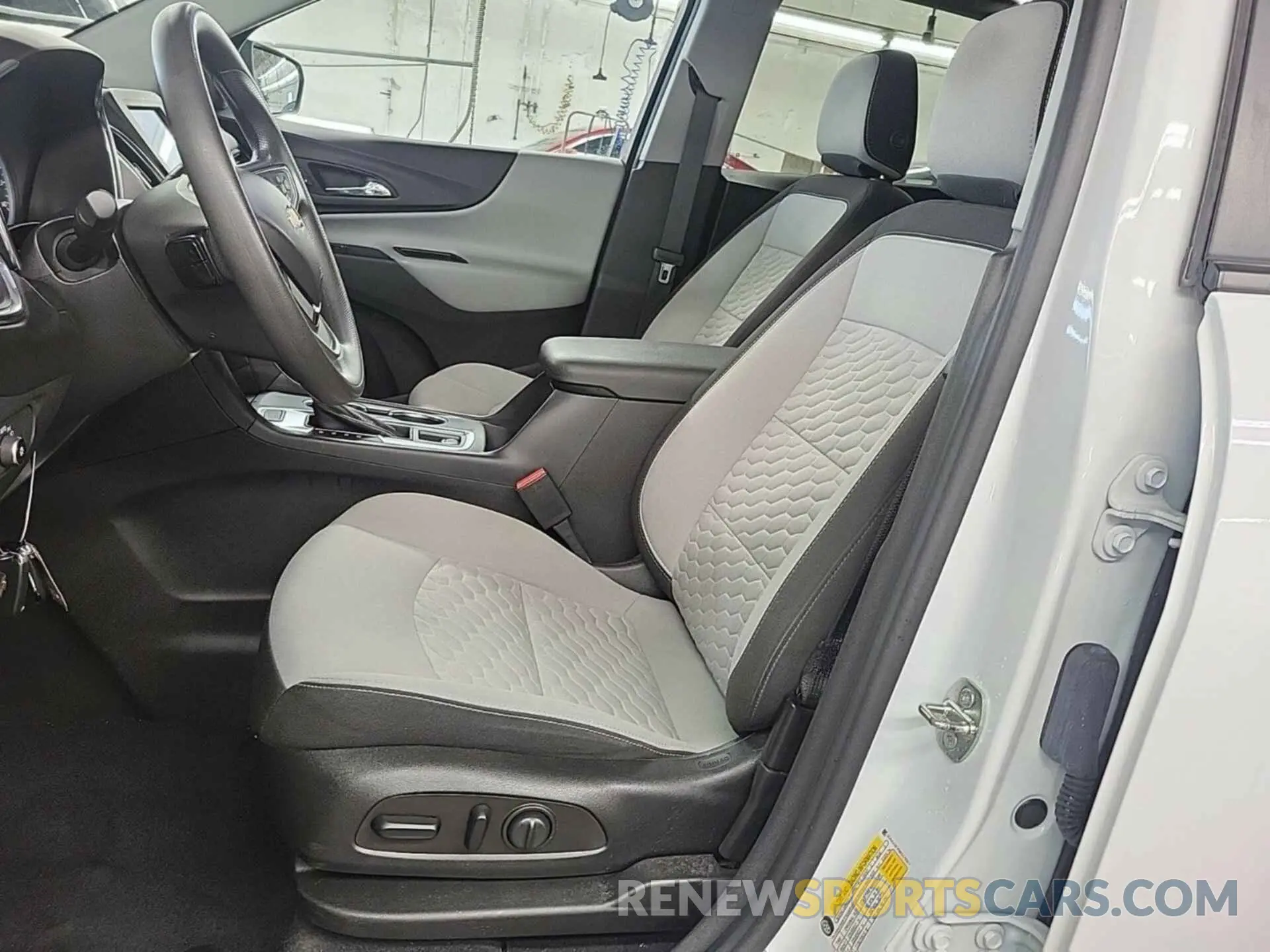 36 fotografías del automóvil dañado 3GNAXSEV5MS170327 CHEVROLET EQUINOX 2021