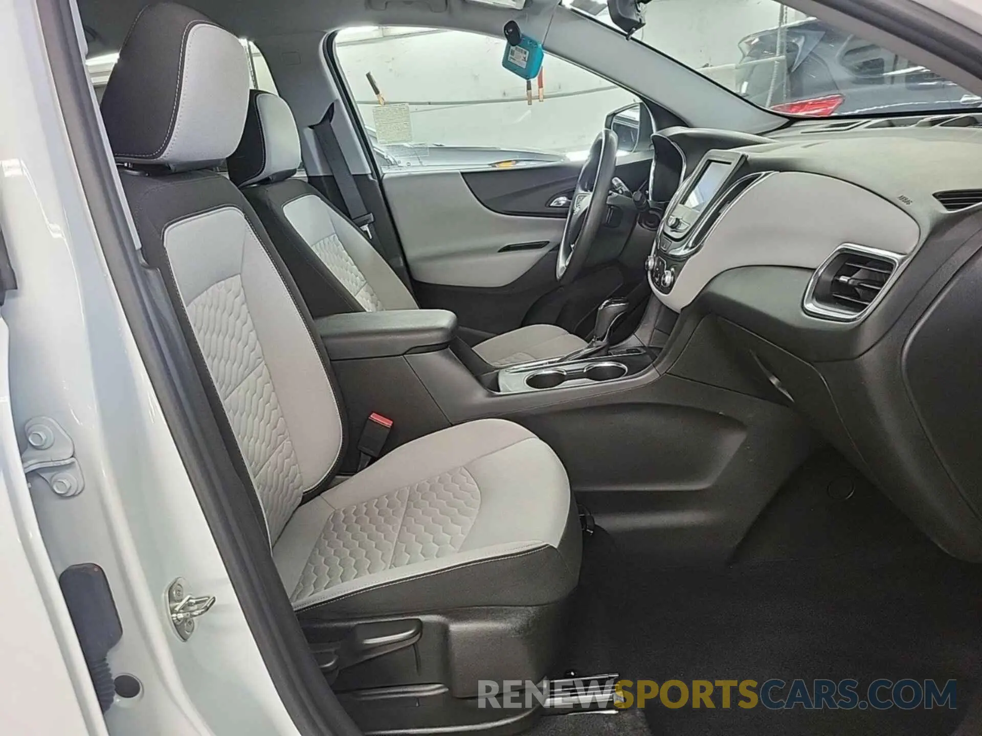 5 fotografías del automóvil dañado 3GNAXSEV5MS170327 CHEVROLET EQUINOX 2021
