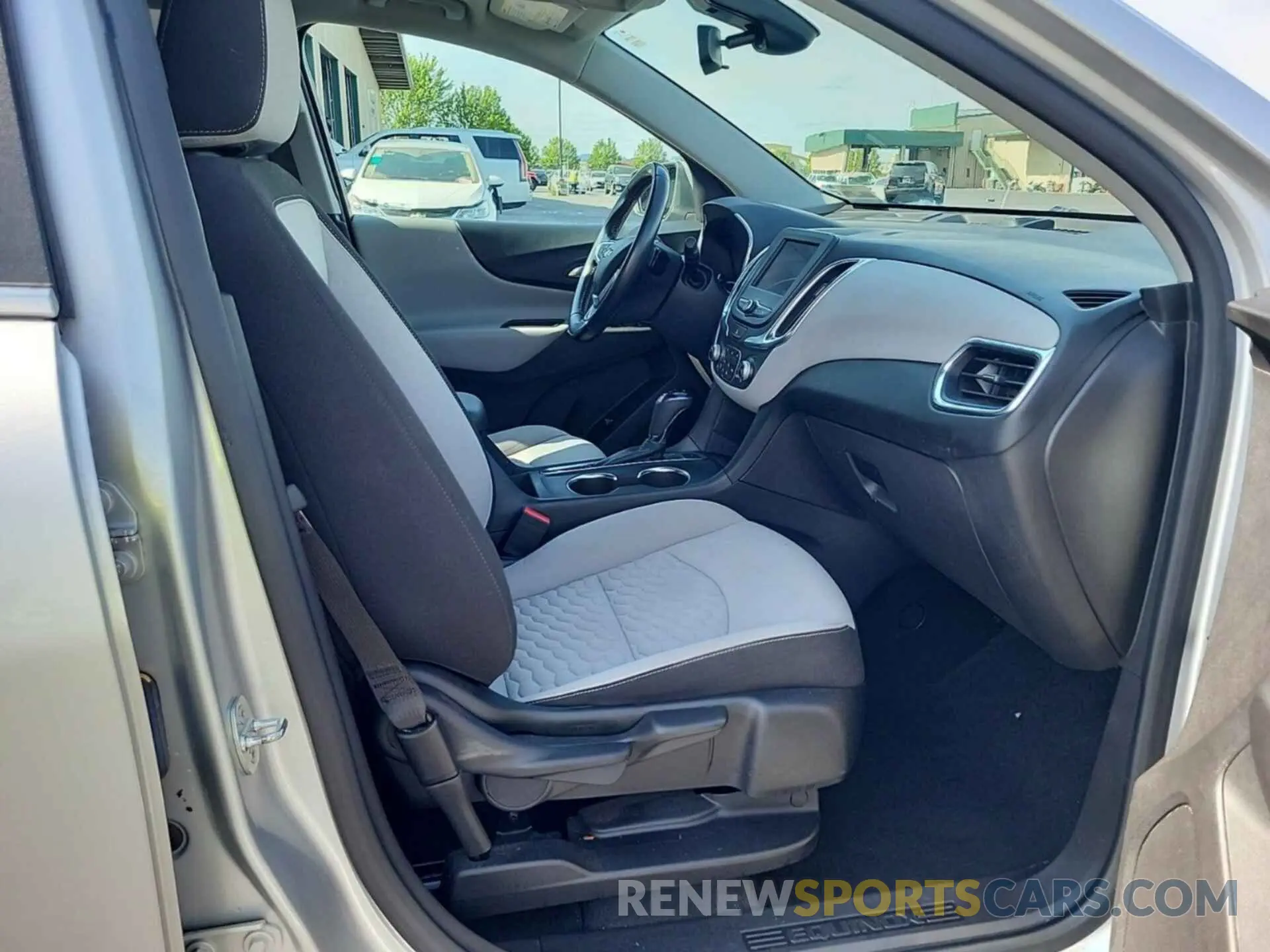 6 fotografías del automóvil dañado 3GNAXTEV0MS143803 CHEVROLET EQUINOX 2021