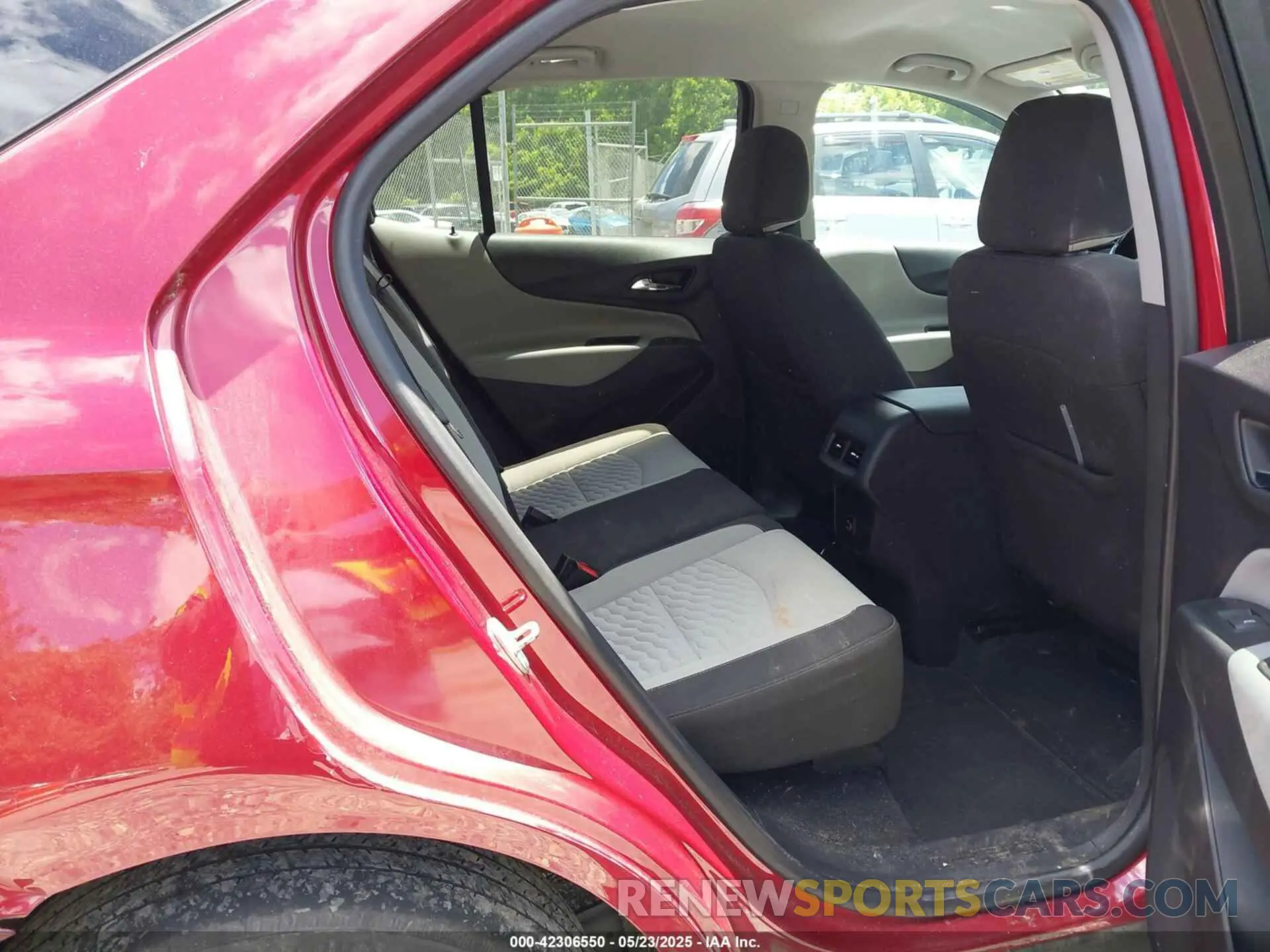 8 fotografías del automóvil dañado 3GNAXUEV0ML345556 CHEVROLET EQUINOX 2021