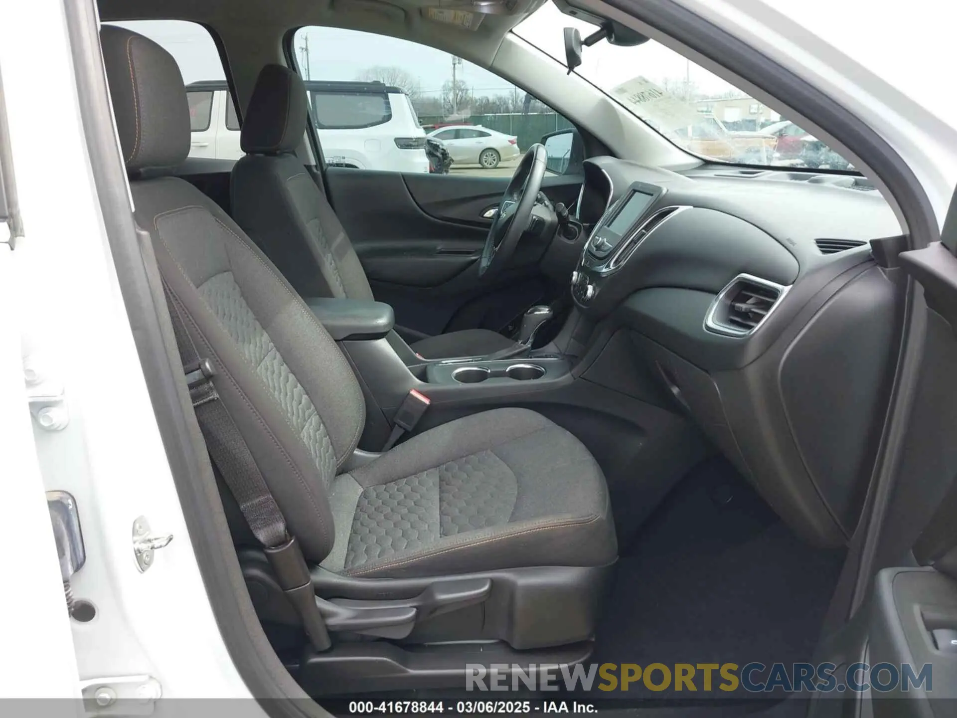 5 fotografías del automóvil dañado 3GNAXUEV0MS182932 CHEVROLET EQUINOX 2021
