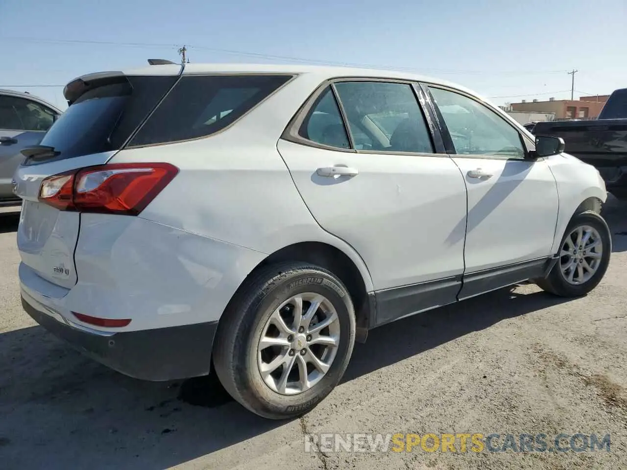 3 fotografías del automóvil dañado 3GNAXUEV2ML343775 CHEVROLET EQUINOX 2021