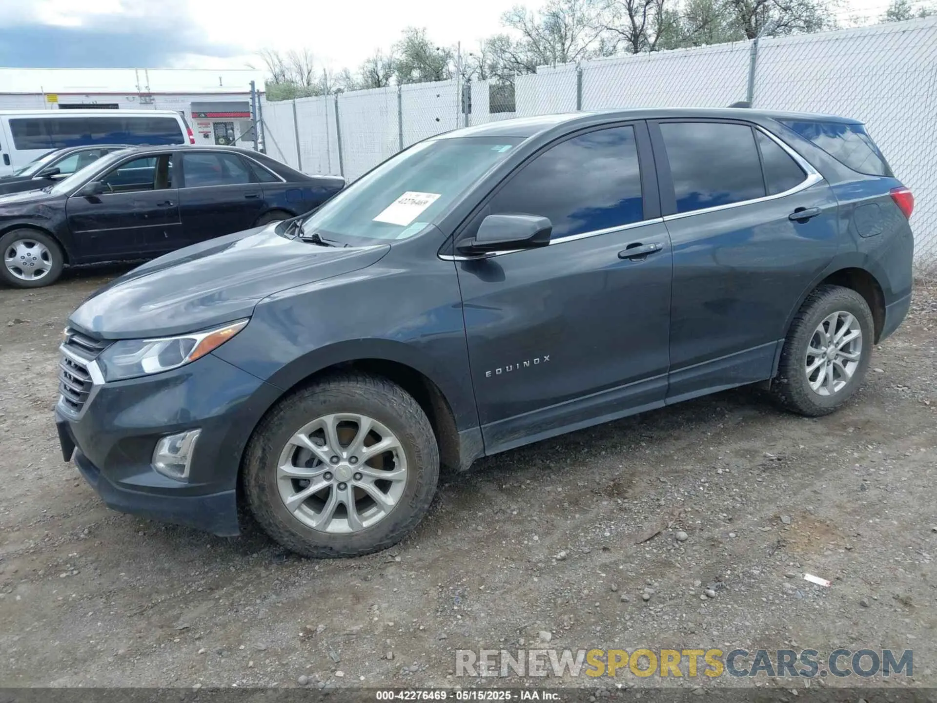 2 fotografías del automóvil dañado 3GNAXUEV2ML385900 CHEVROLET EQUINOX 2021