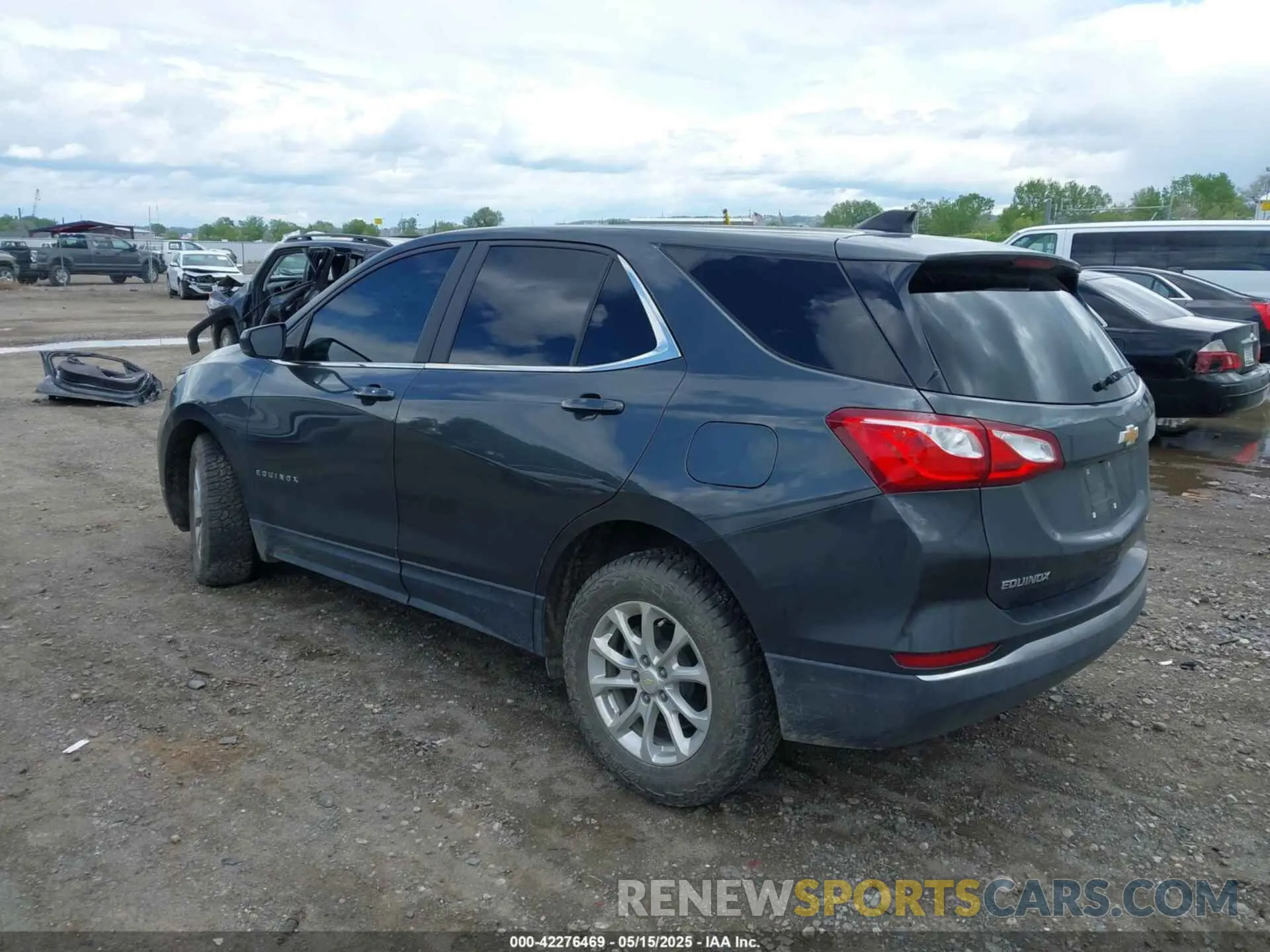 3 fotografías del automóvil dañado 3GNAXUEV2ML385900 CHEVROLET EQUINOX 2021