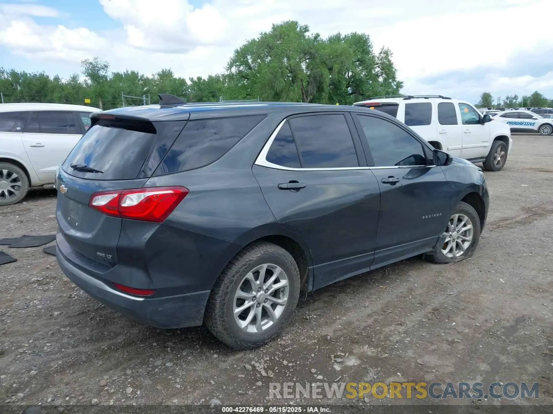 4 fotografías del automóvil dañado 3GNAXUEV2ML385900 CHEVROLET EQUINOX 2021
