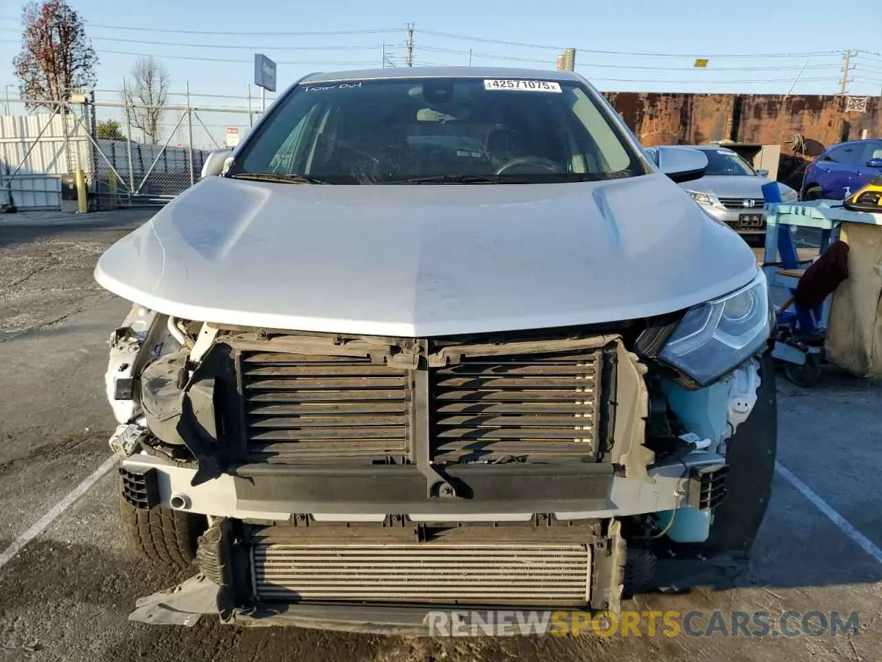 5 fotografías del automóvil dañado 3GNAXUEV2MS133599 CHEVROLET EQUINOX 2021