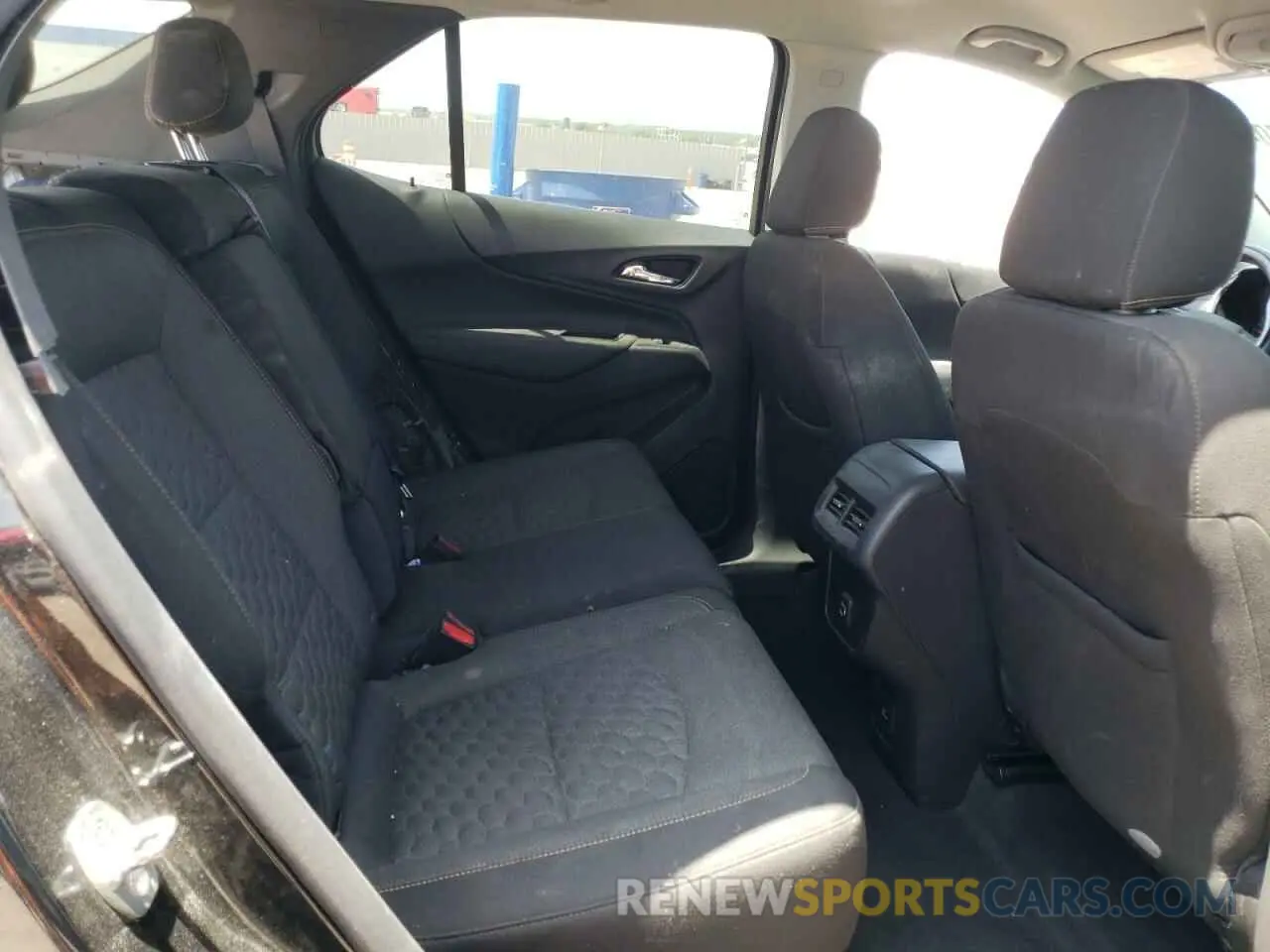 11 fotografías del automóvil dañado 3GNAXUEV3ML365977 CHEVROLET EQUINOX 2021