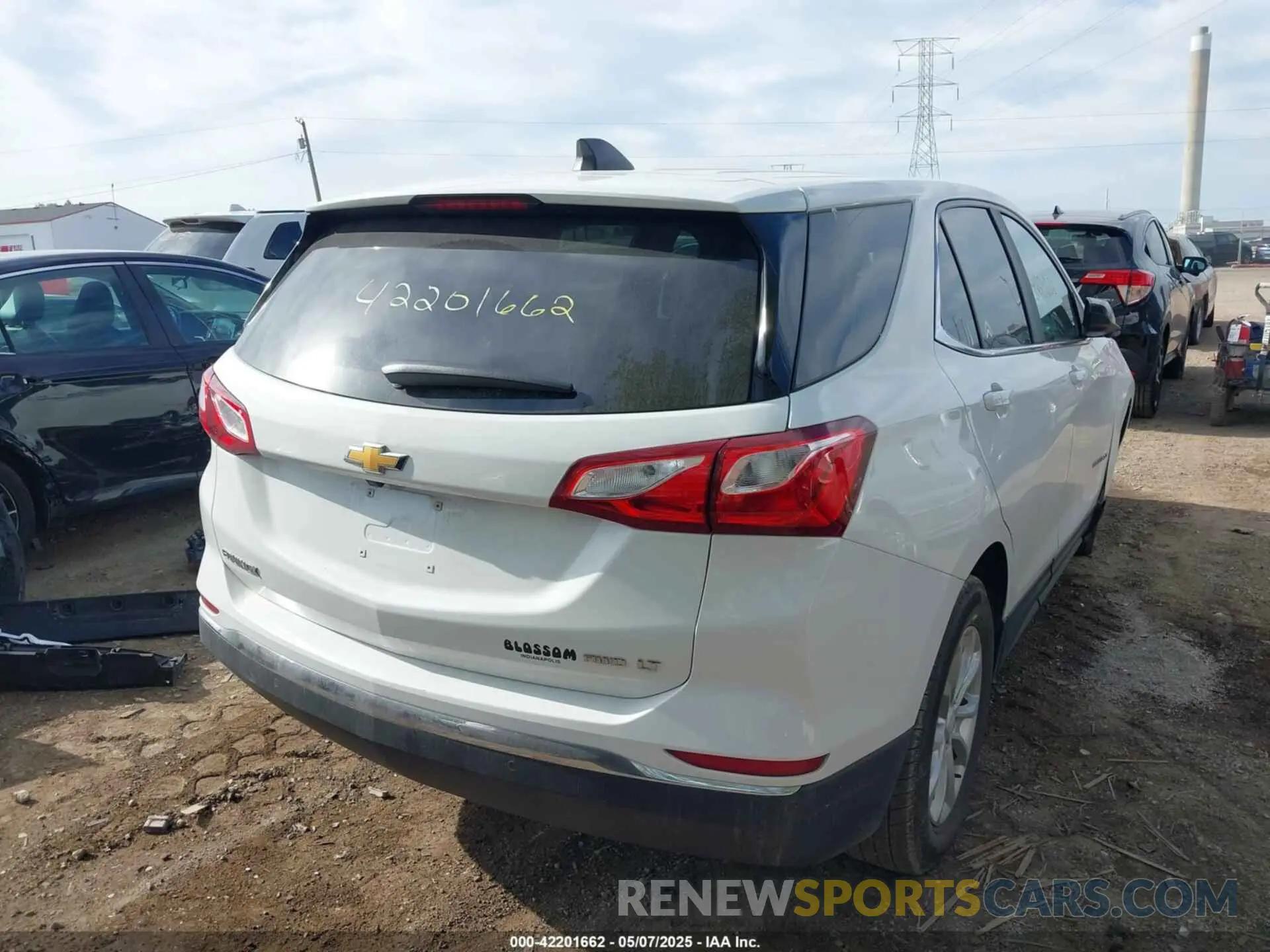 4 fotografías del automóvil dañado 3GNAXUEV3MS179202 CHEVROLET EQUINOX 2021