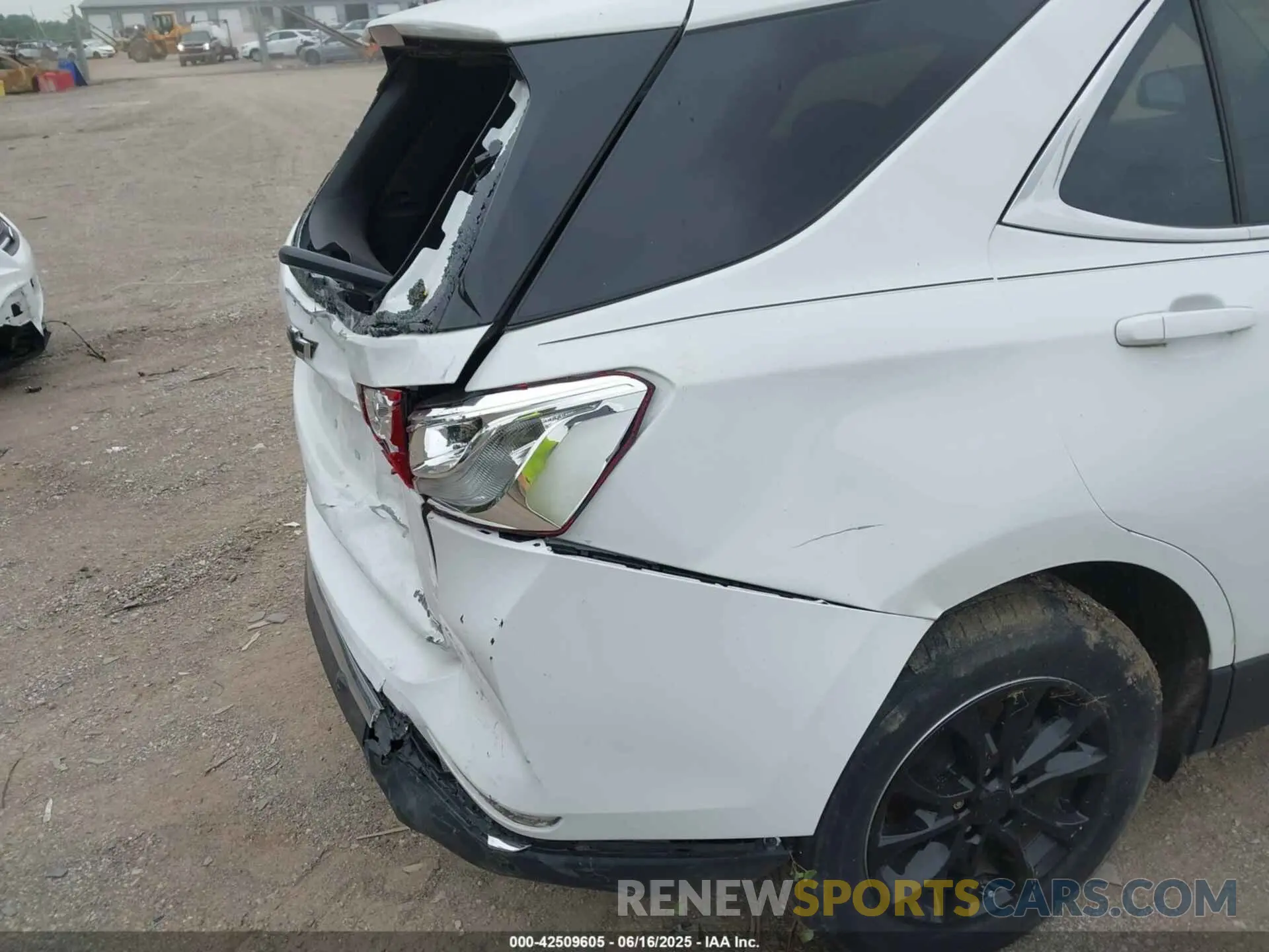18 fotografías del automóvil dañado 3GNAXUEV4MS107621 CHEVROLET EQUINOX 2021