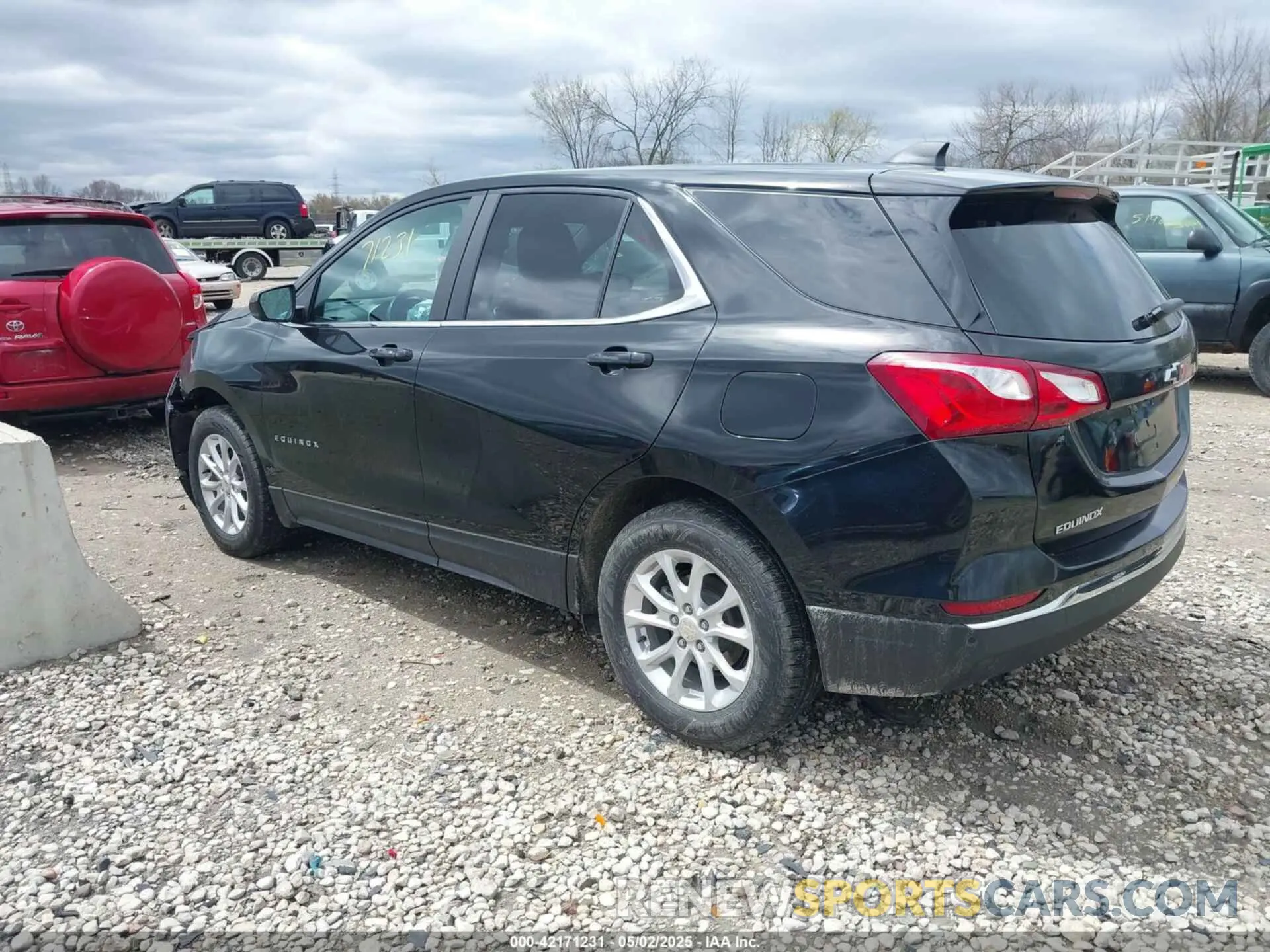 3 fotografías del automóvil dañado 3GNAXUEV7ML336725 CHEVROLET EQUINOX 2021