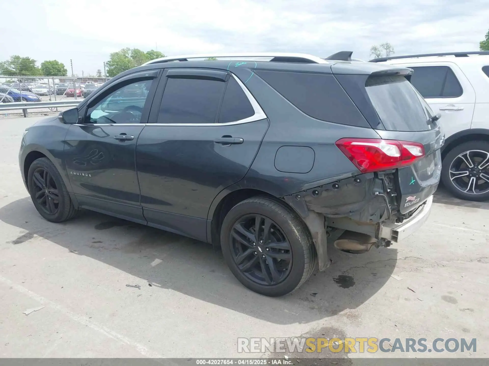 14 fotografías del automóvil dañado 3GNAXUEVXML341465 CHEVROLET EQUINOX 2021