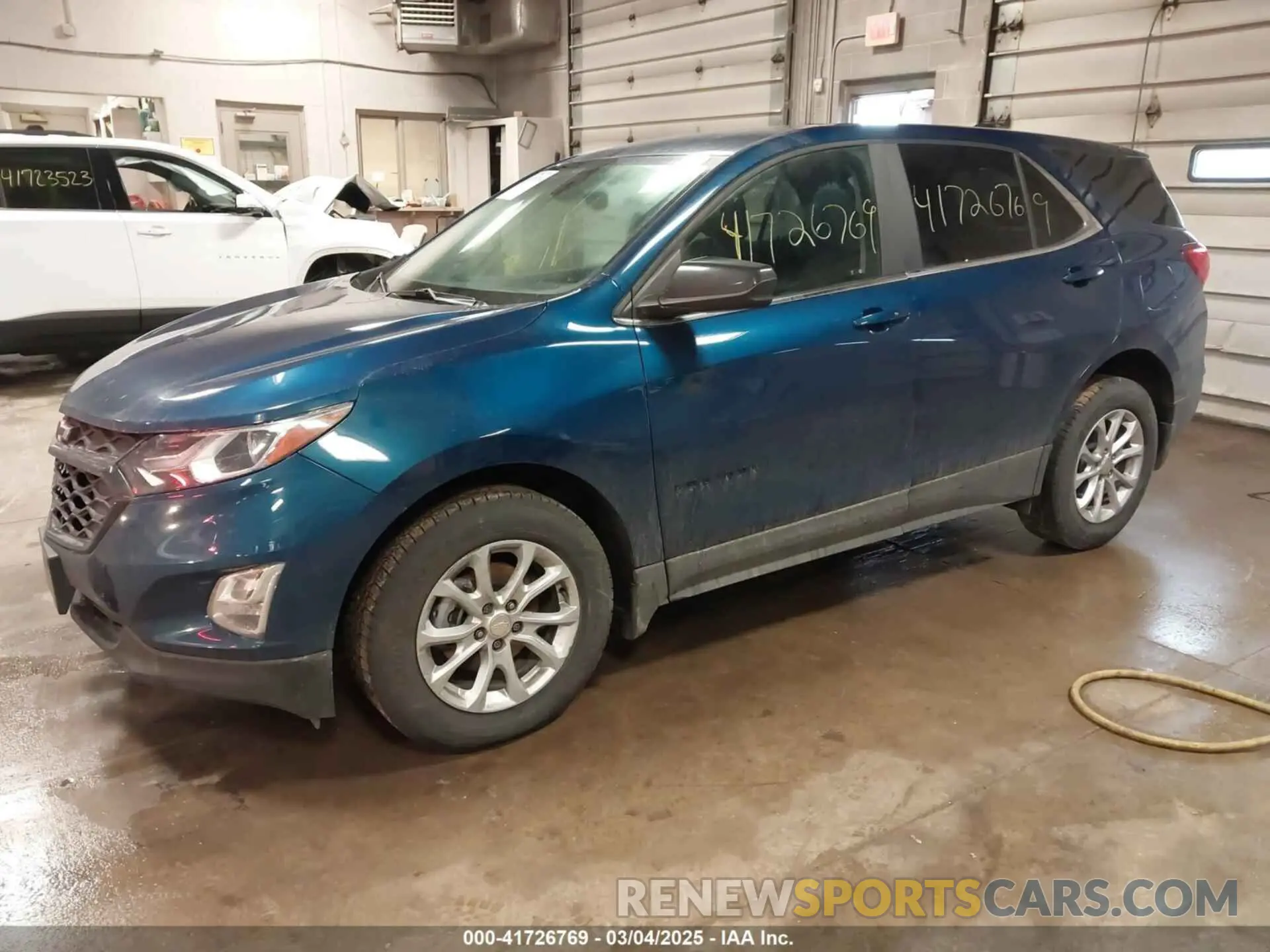 2 fotografías del automóvil dañado 3GNAXUEVXML362462 CHEVROLET EQUINOX 2021