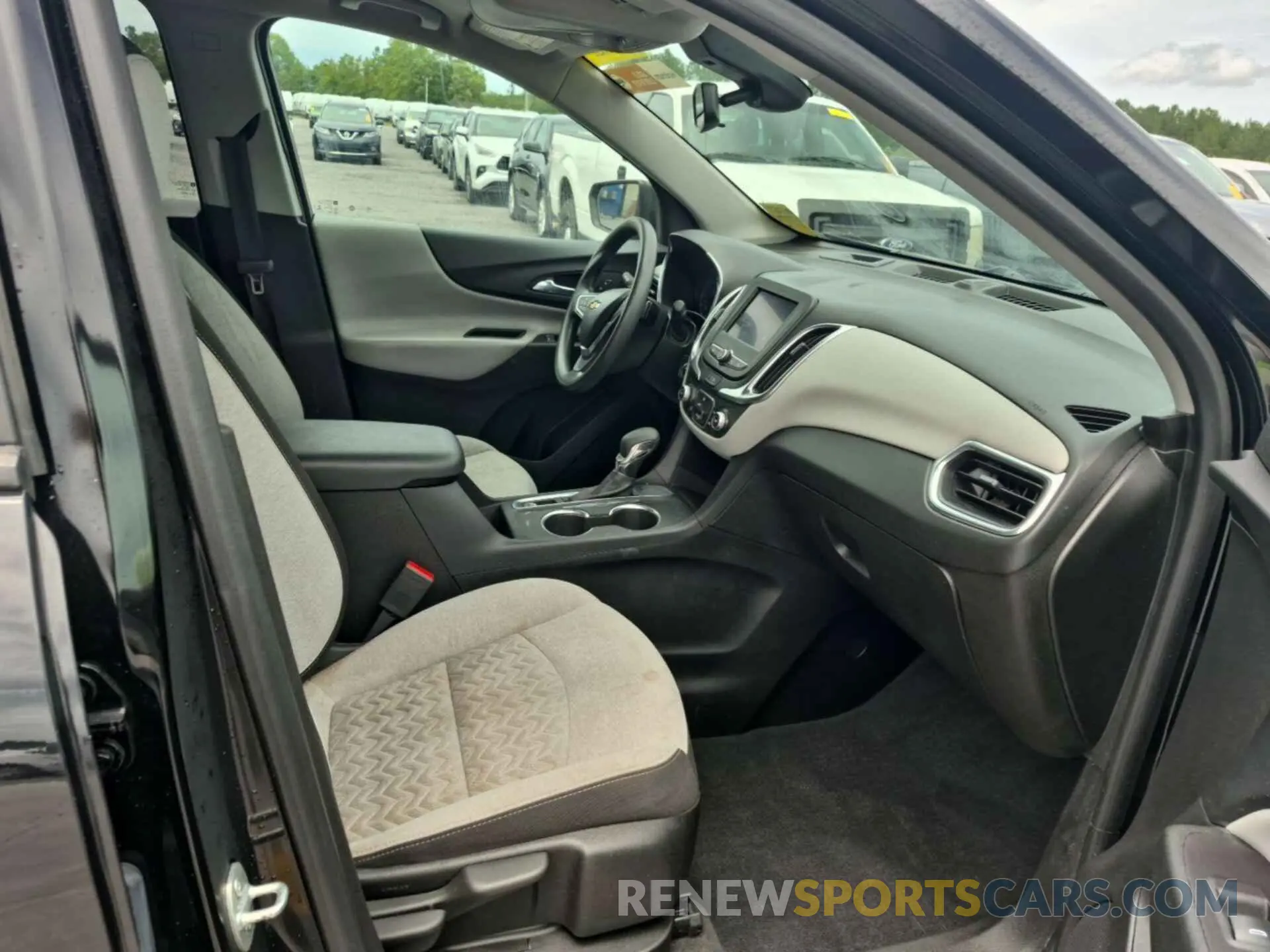 31 fotografías del automóvil dañado 2GNAXFEV0N6137243 CHEVROLET EQUINOX 2022