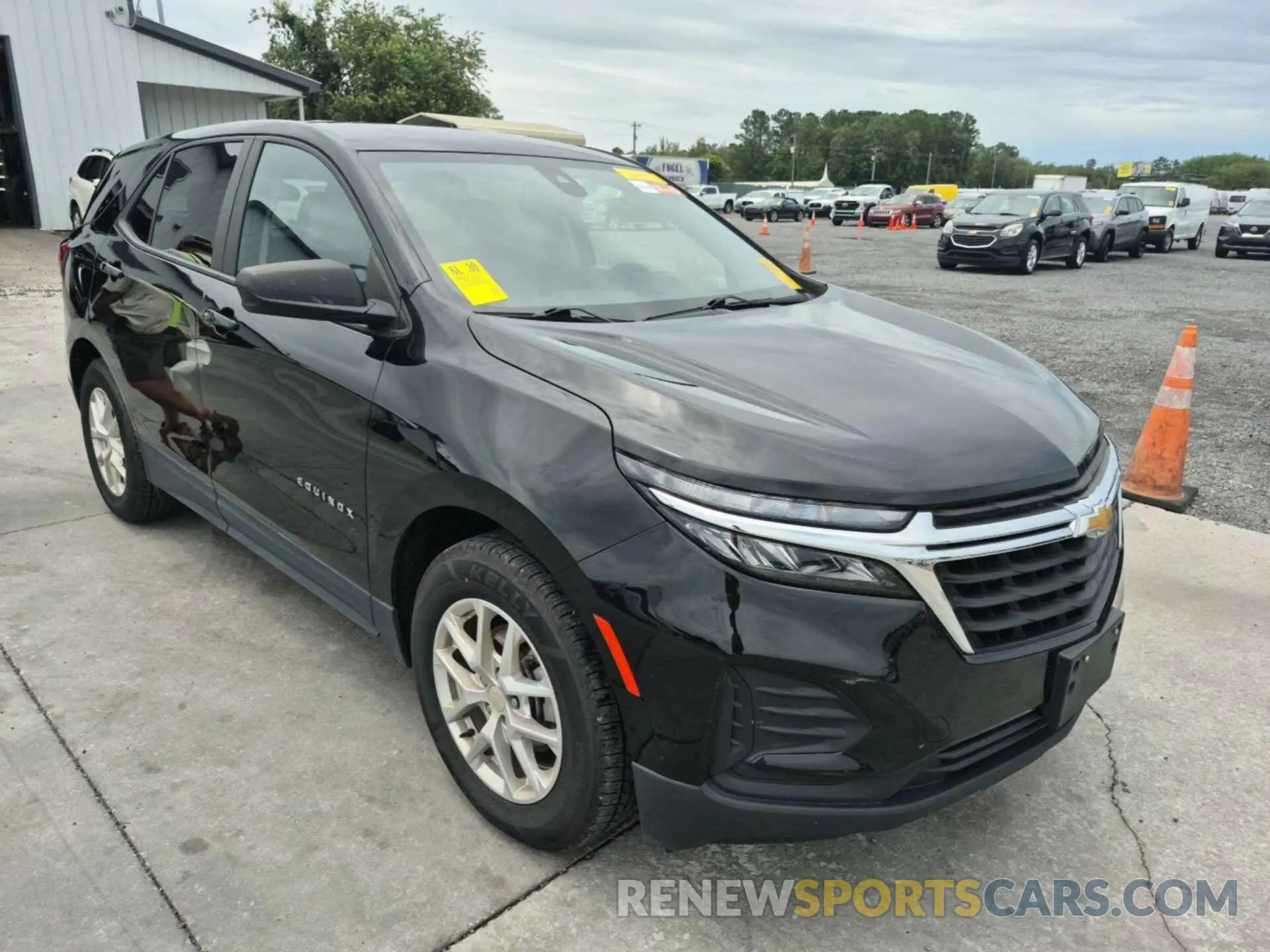 4 fotografías del automóvil dañado 2GNAXFEV0N6137243 CHEVROLET EQUINOX 2022