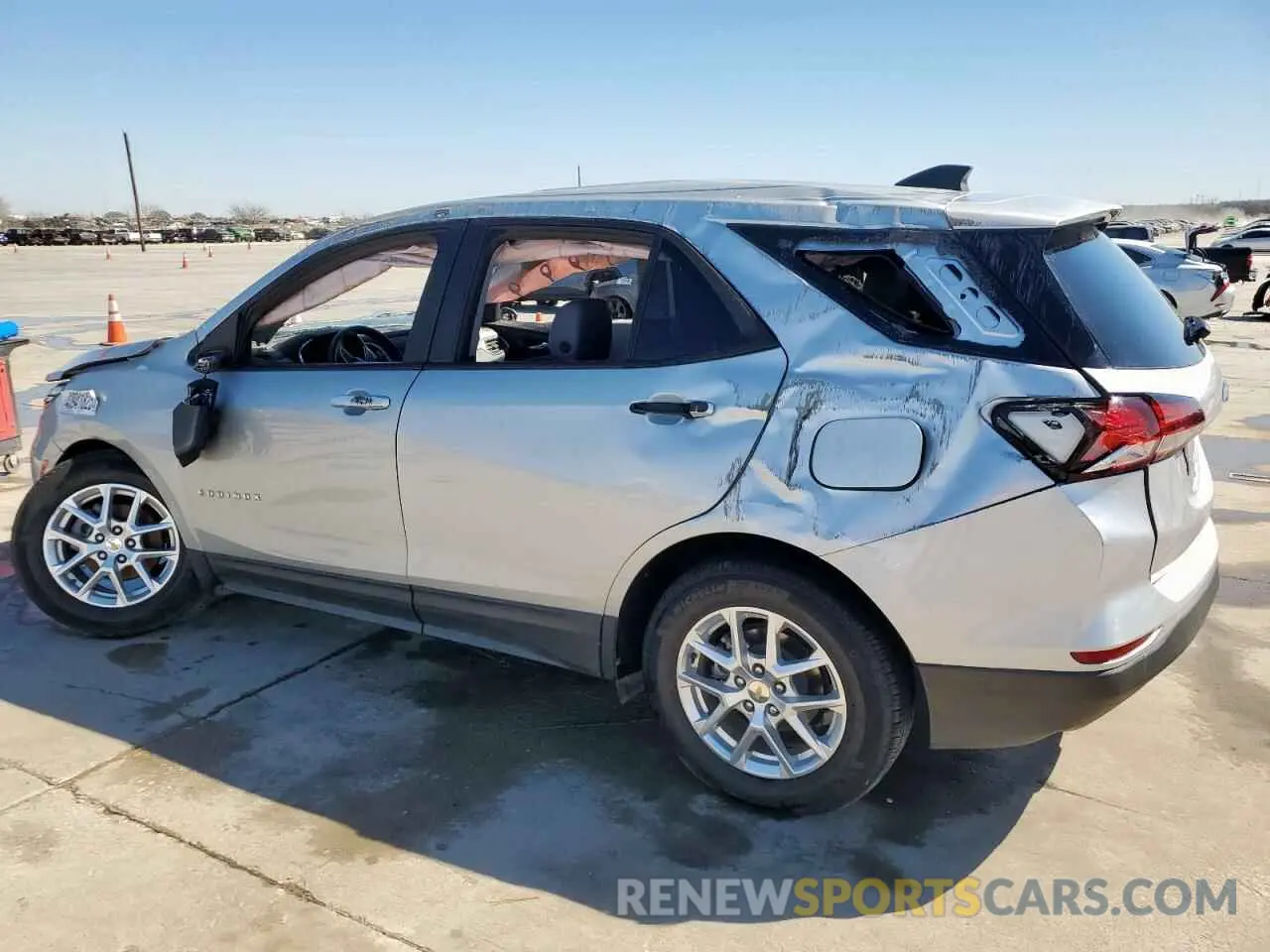 2 fotografías del automóvil dañado 2GNAXHEV6N6102461 CHEVROLET EQUINOX 2022