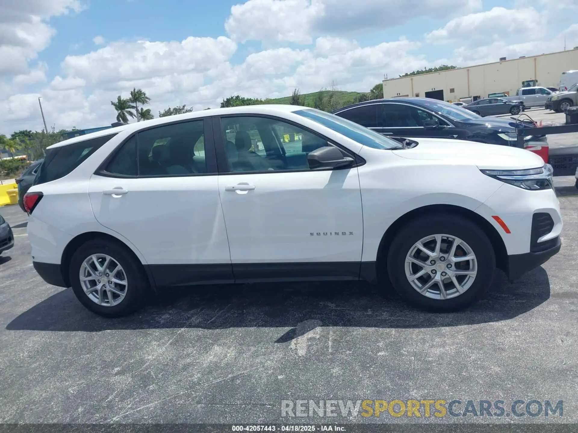 13 fotografías del automóvil dañado 2GNAXHEV9N6118430 CHEVROLET EQUINOX 2022