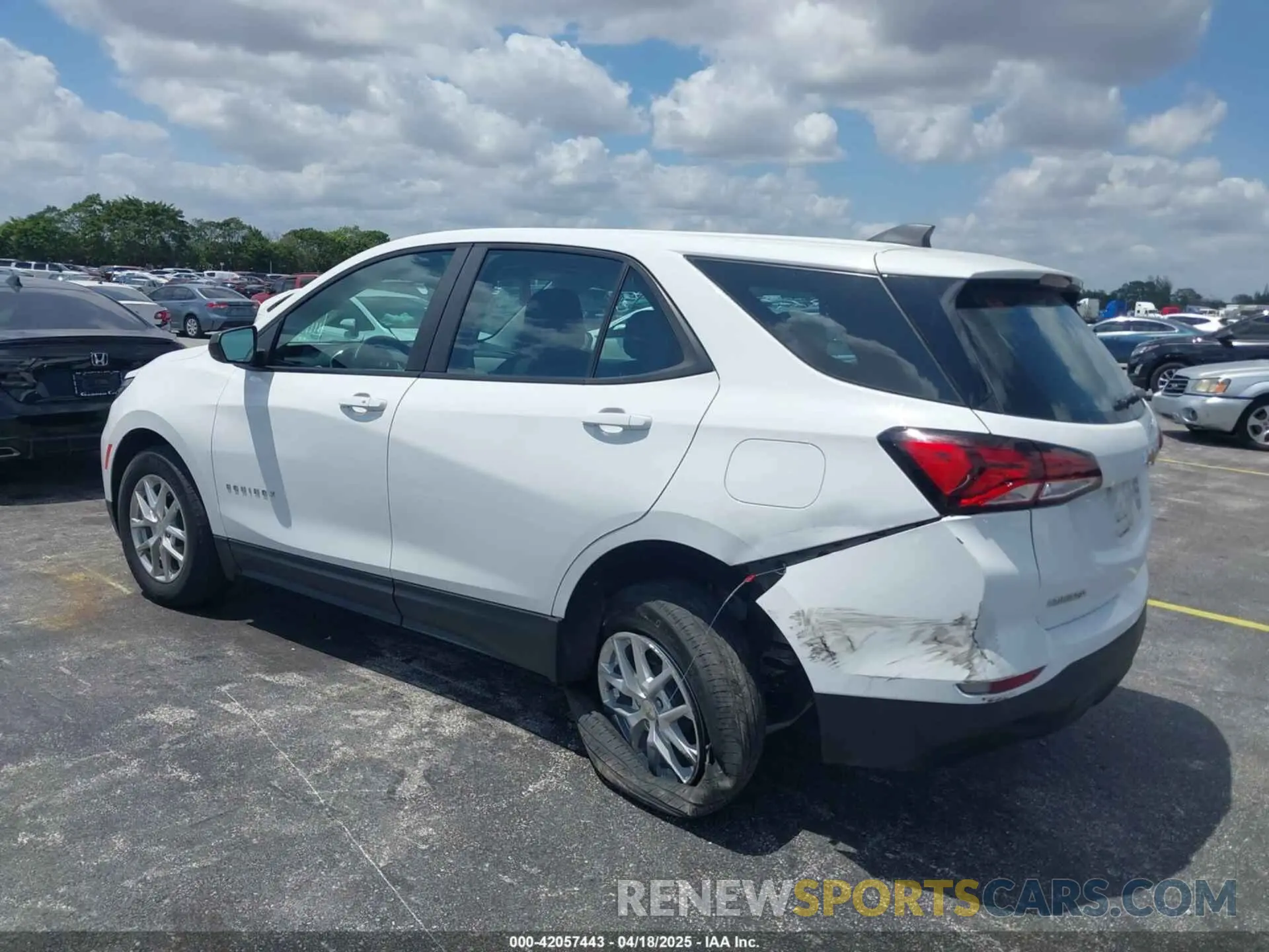 3 fotografías del automóvil dañado 2GNAXHEV9N6118430 CHEVROLET EQUINOX 2022