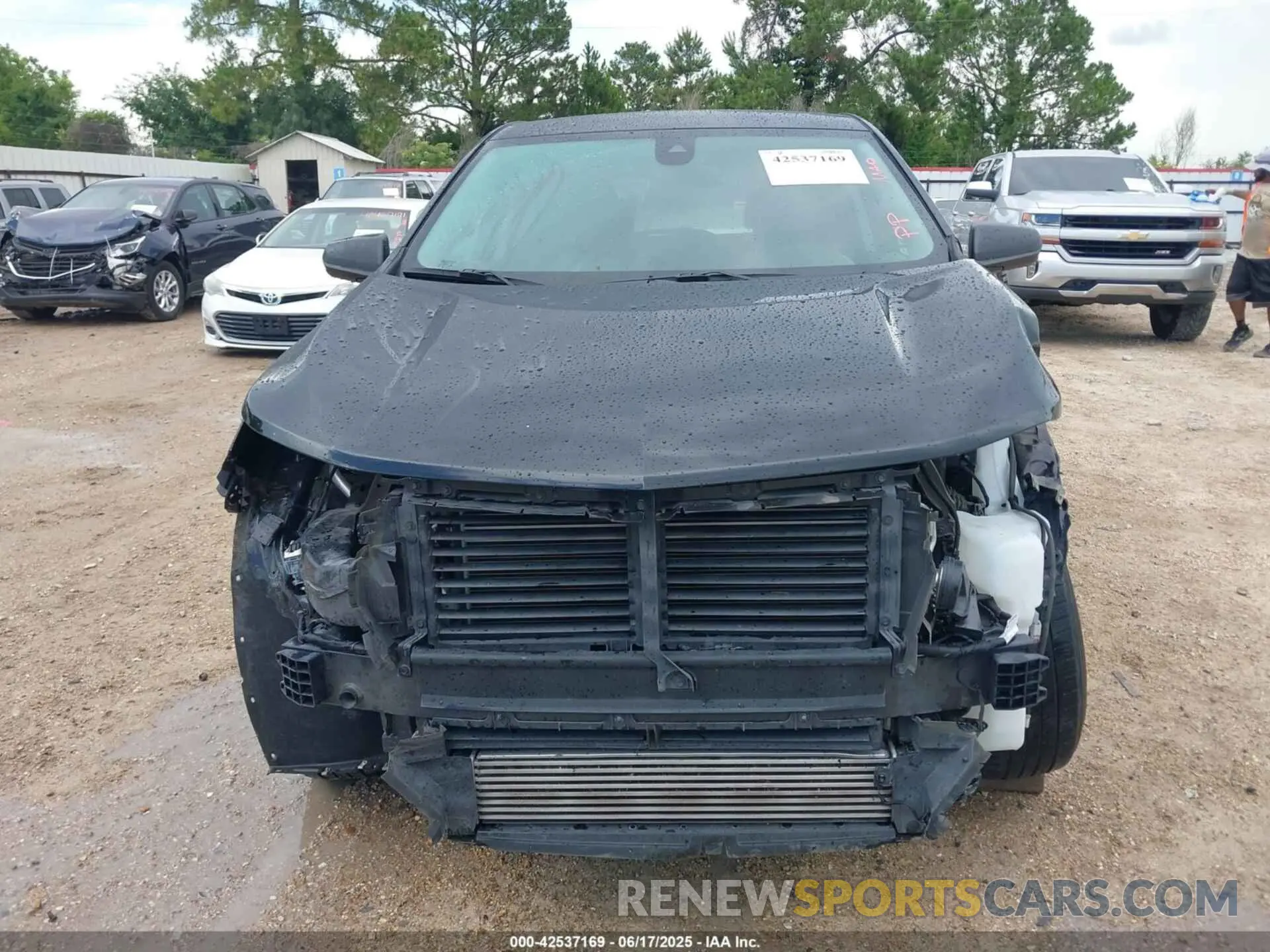 13 fotografías del automóvil dañado 2GNAXHEV9N6136104 CHEVROLET EQUINOX 2022