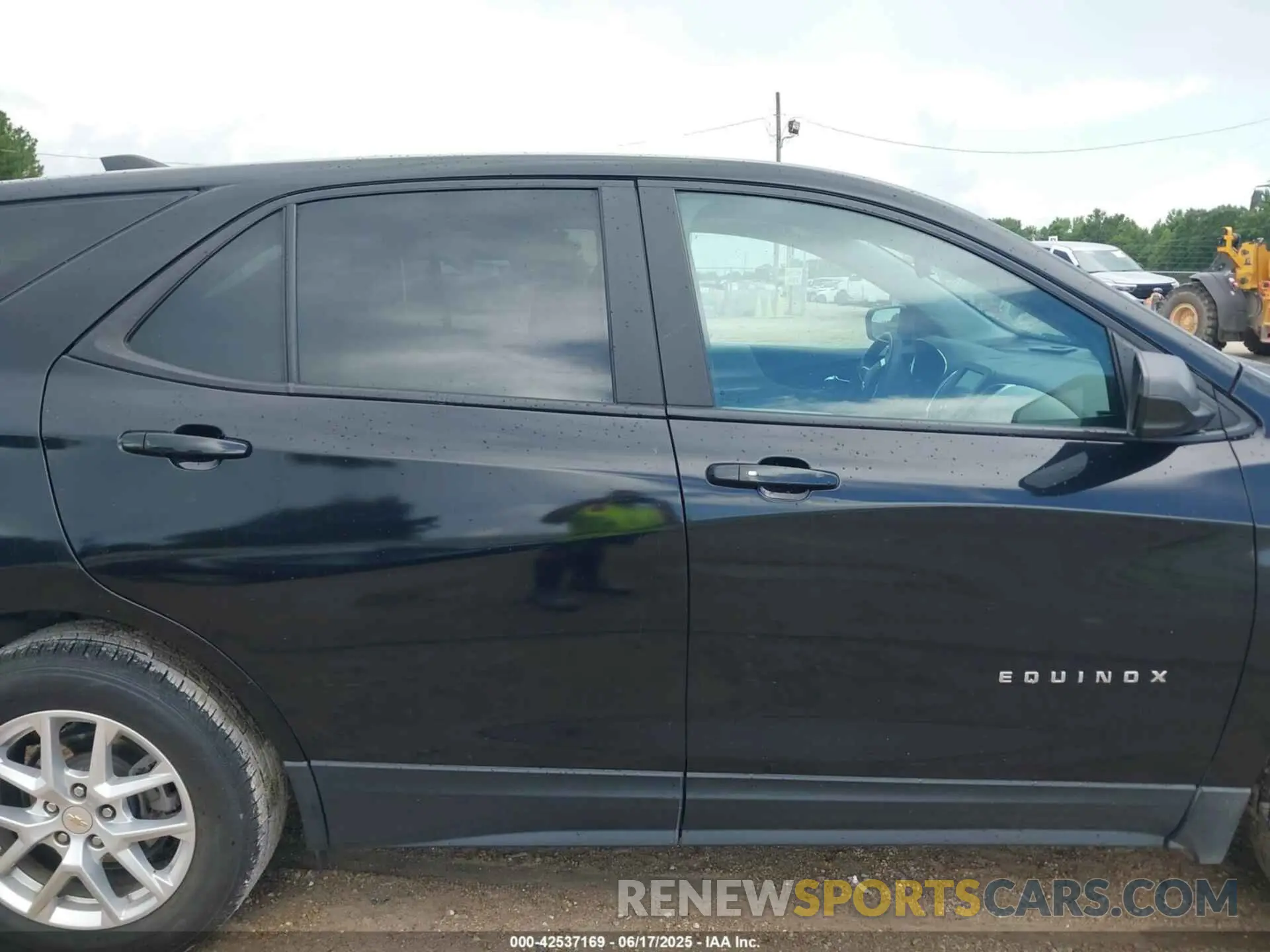 14 fotografías del automóvil dañado 2GNAXHEV9N6136104 CHEVROLET EQUINOX 2022