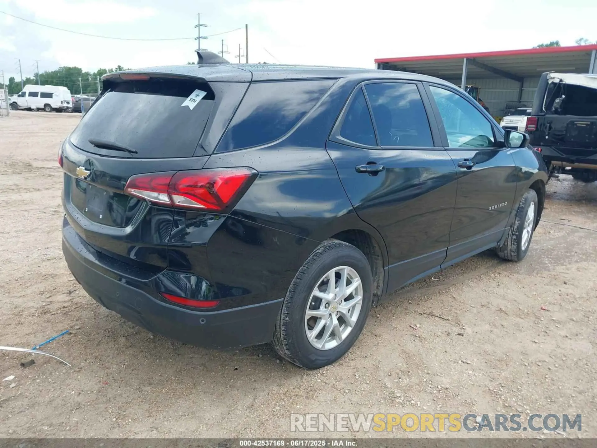 4 fotografías del automóvil dañado 2GNAXHEV9N6136104 CHEVROLET EQUINOX 2022