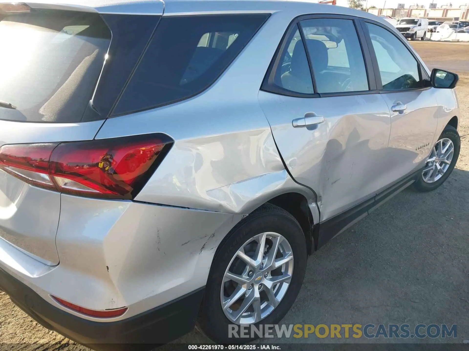 6 fotografías del automóvil dañado 2GNAXHEVXN6127699 CHEVROLET EQUINOX 2022
