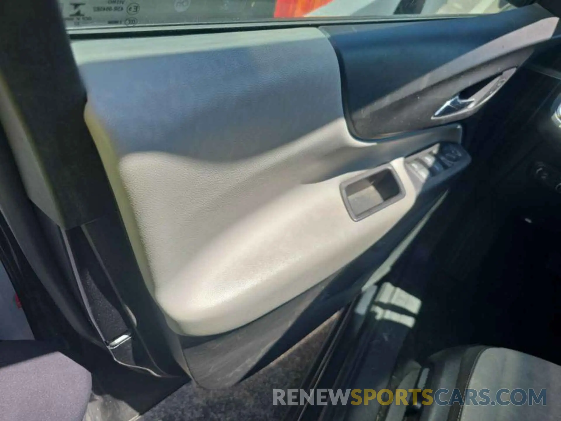 13 fotografías del automóvil dañado 2GNAXJEV0N6129582 CHEVROLET EQUINOX 2022