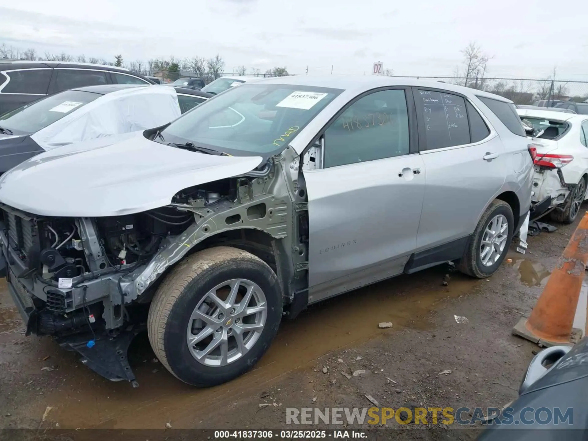 15 fotografías del automóvil dañado 2GNAXJEV3N6129981 CHEVROLET EQUINOX 2022