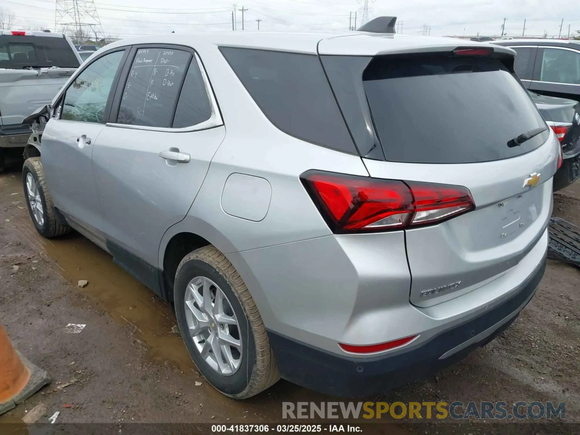 3 fotografías del automóvil dañado 2GNAXJEV3N6129981 CHEVROLET EQUINOX 2022