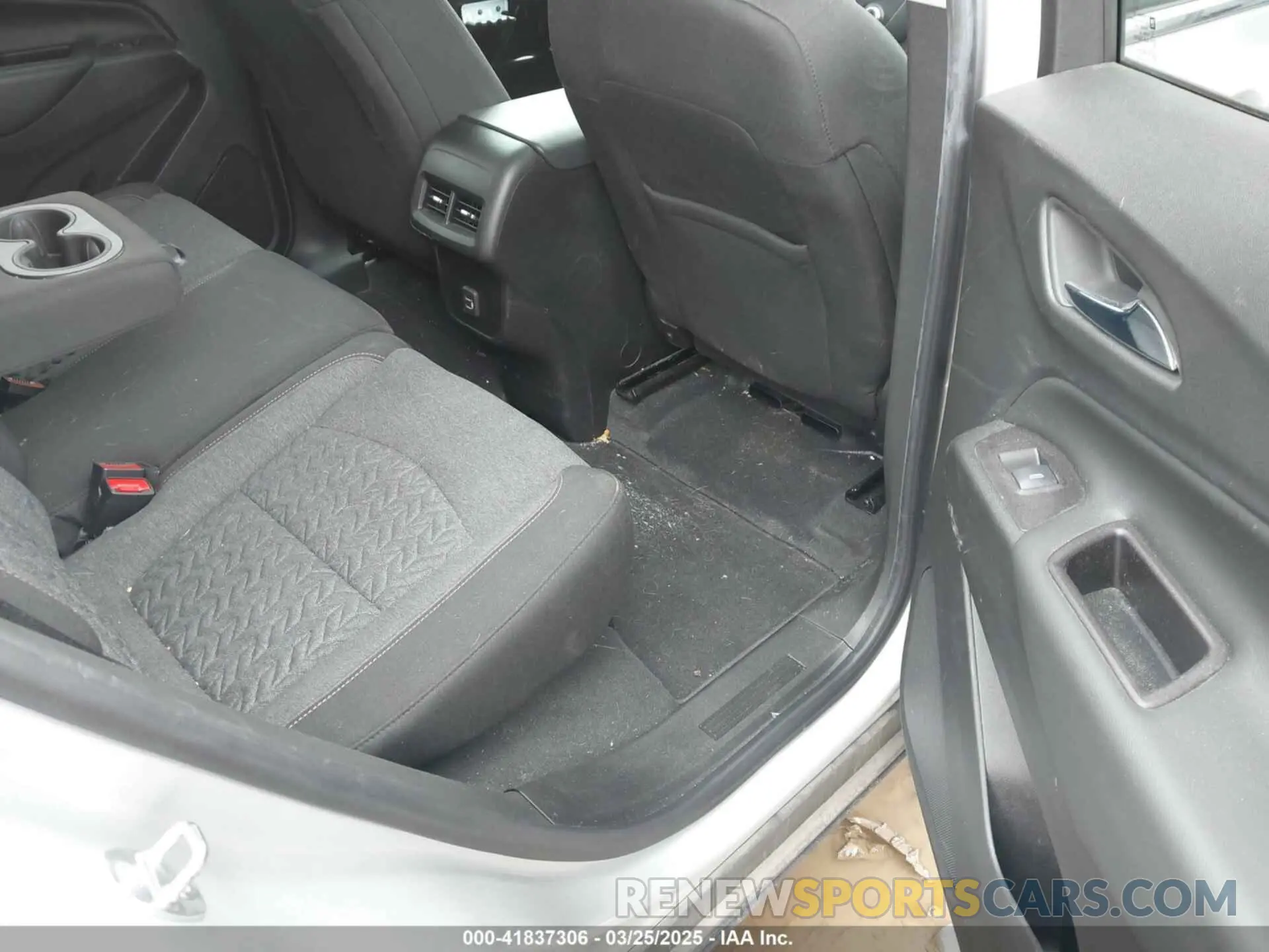 8 fotografías del automóvil dañado 2GNAXJEV3N6129981 CHEVROLET EQUINOX 2022