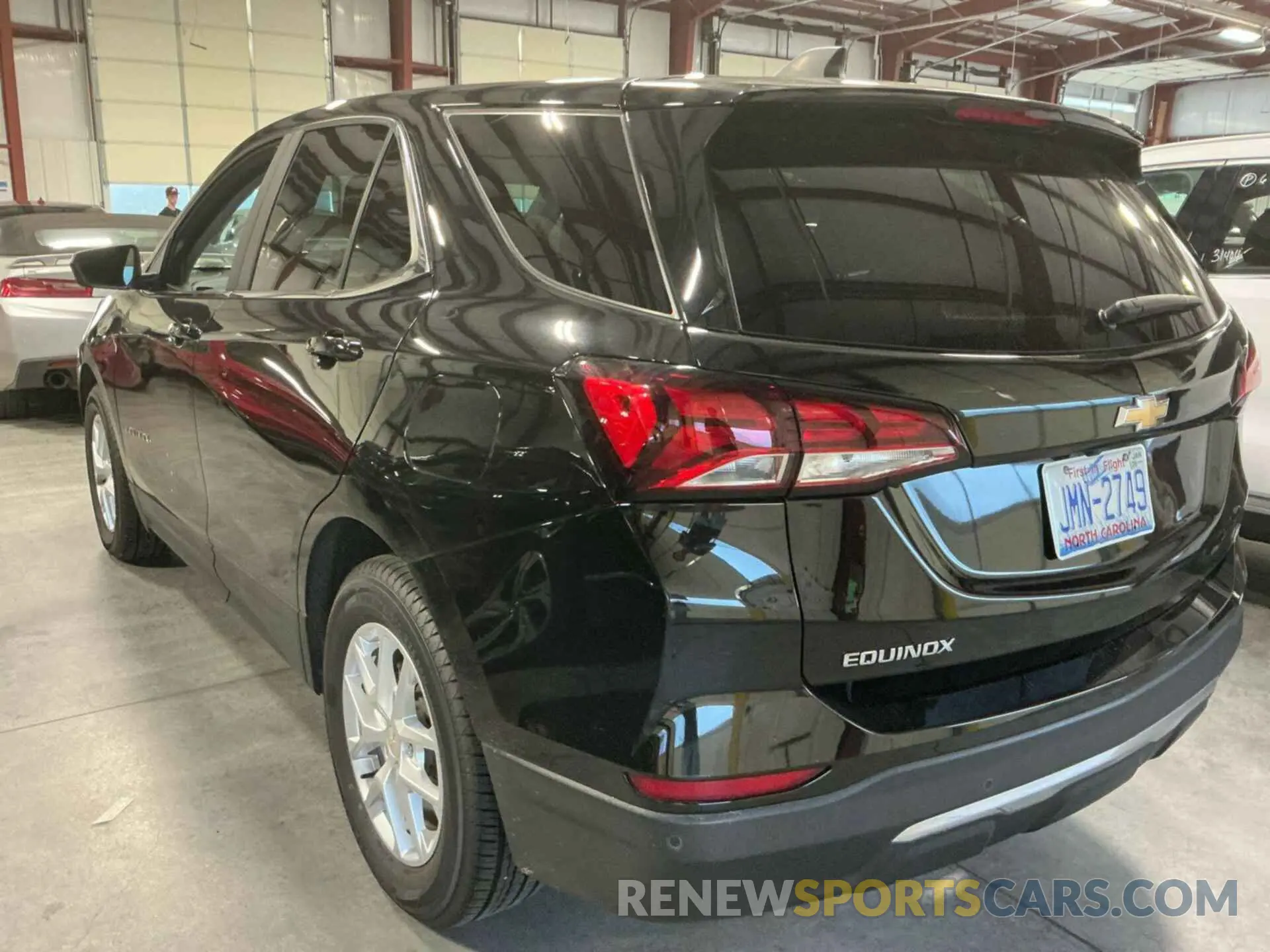5 fotografías del automóvil dañado 2GNAXJEV5N6108937 CHEVROLET EQUINOX 2022