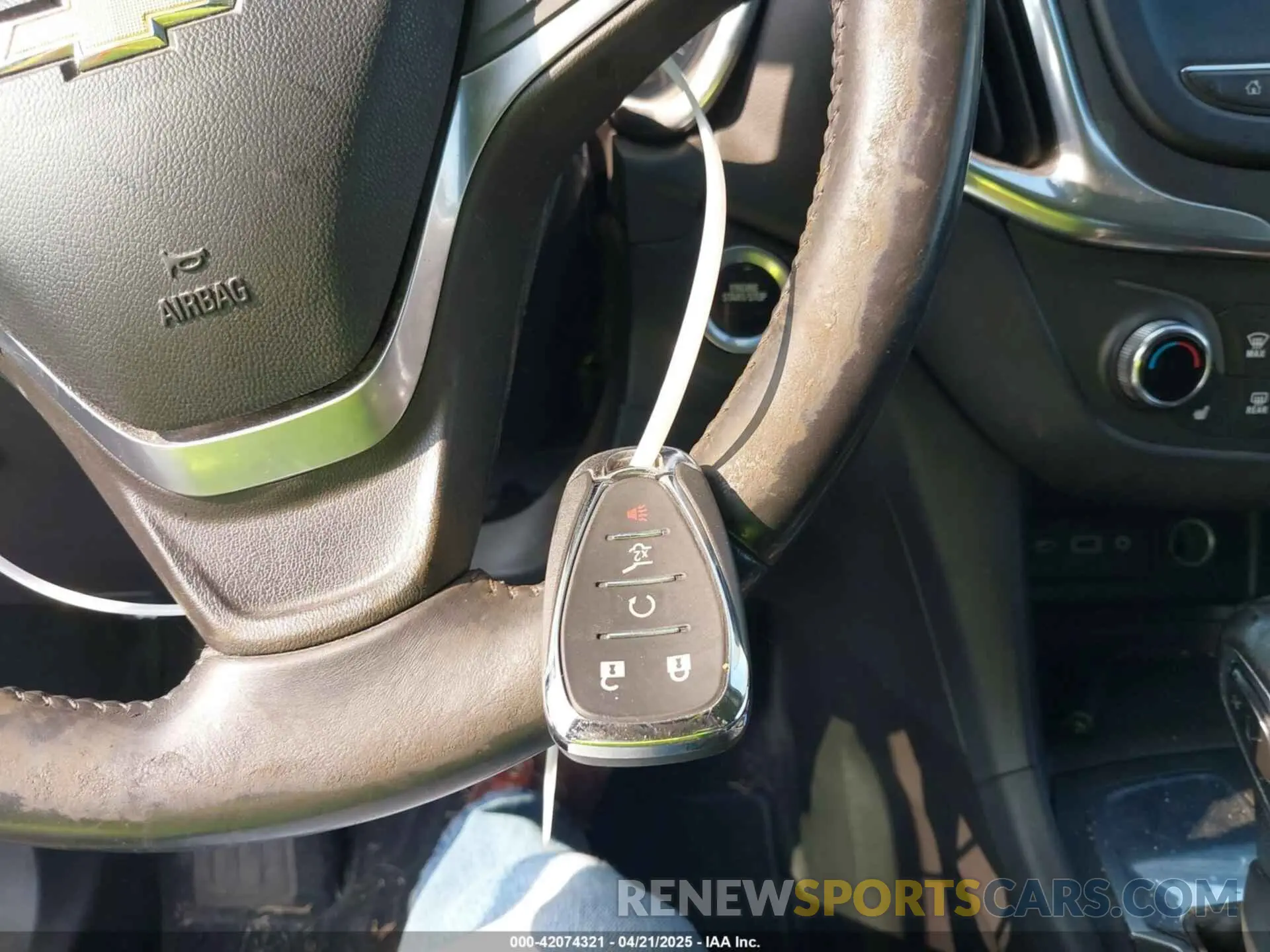 11 fotografías del automóvil dañado 2GNAXJEV8N6140300 CHEVROLET EQUINOX 2022
