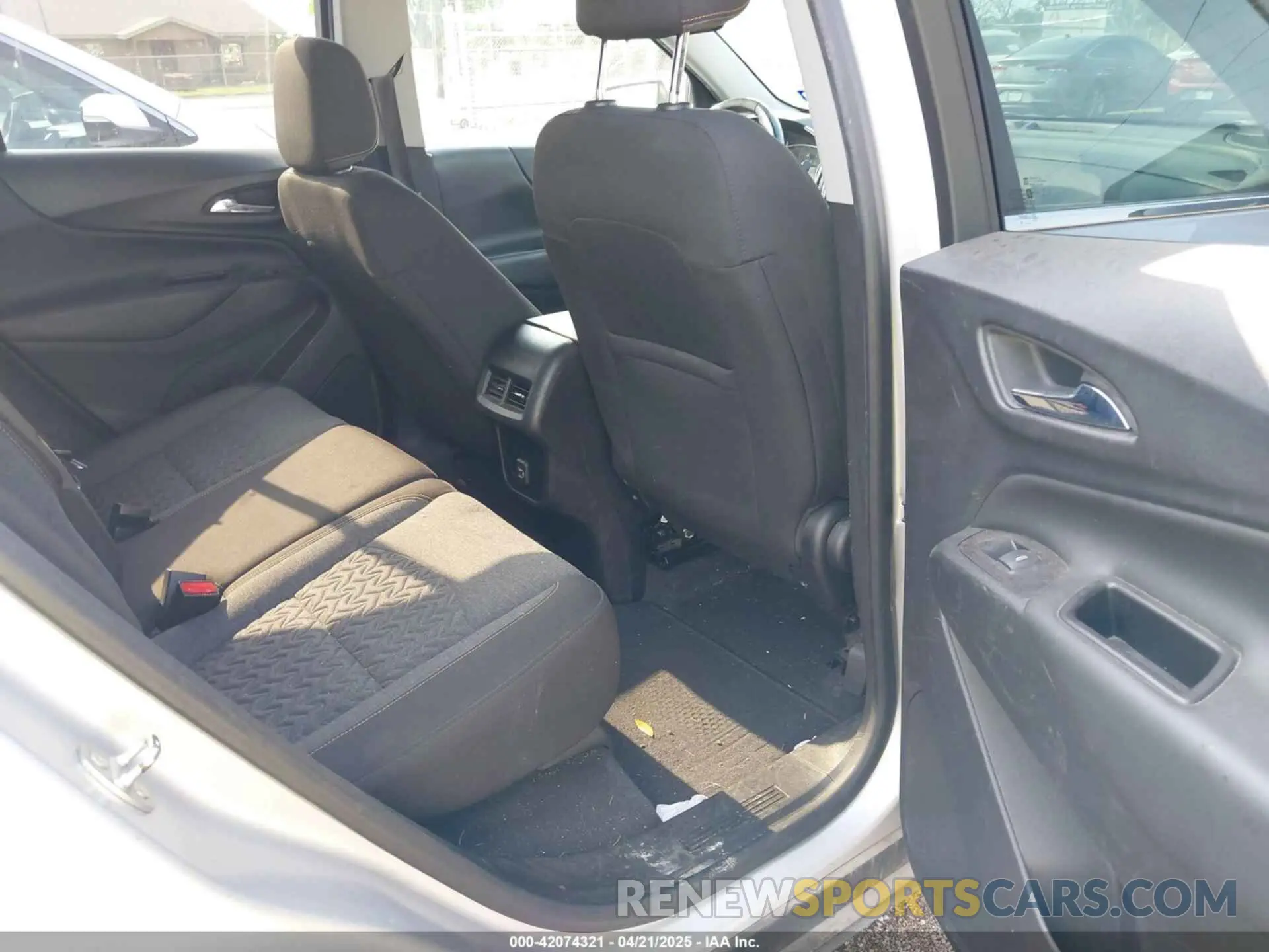 8 fotografías del automóvil dañado 2GNAXJEV8N6140300 CHEVROLET EQUINOX 2022